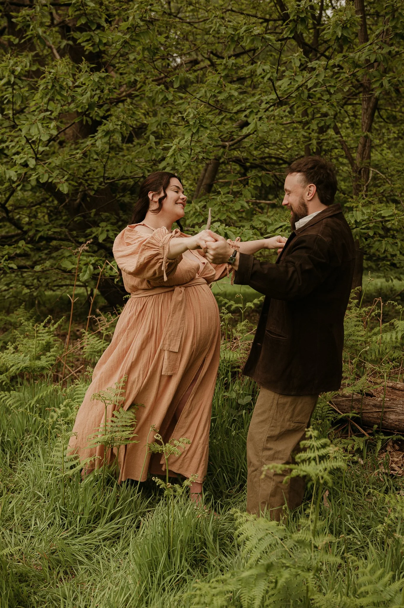 theUNTOLDphoto worcestershire outdoor lifestyle maternity photographer