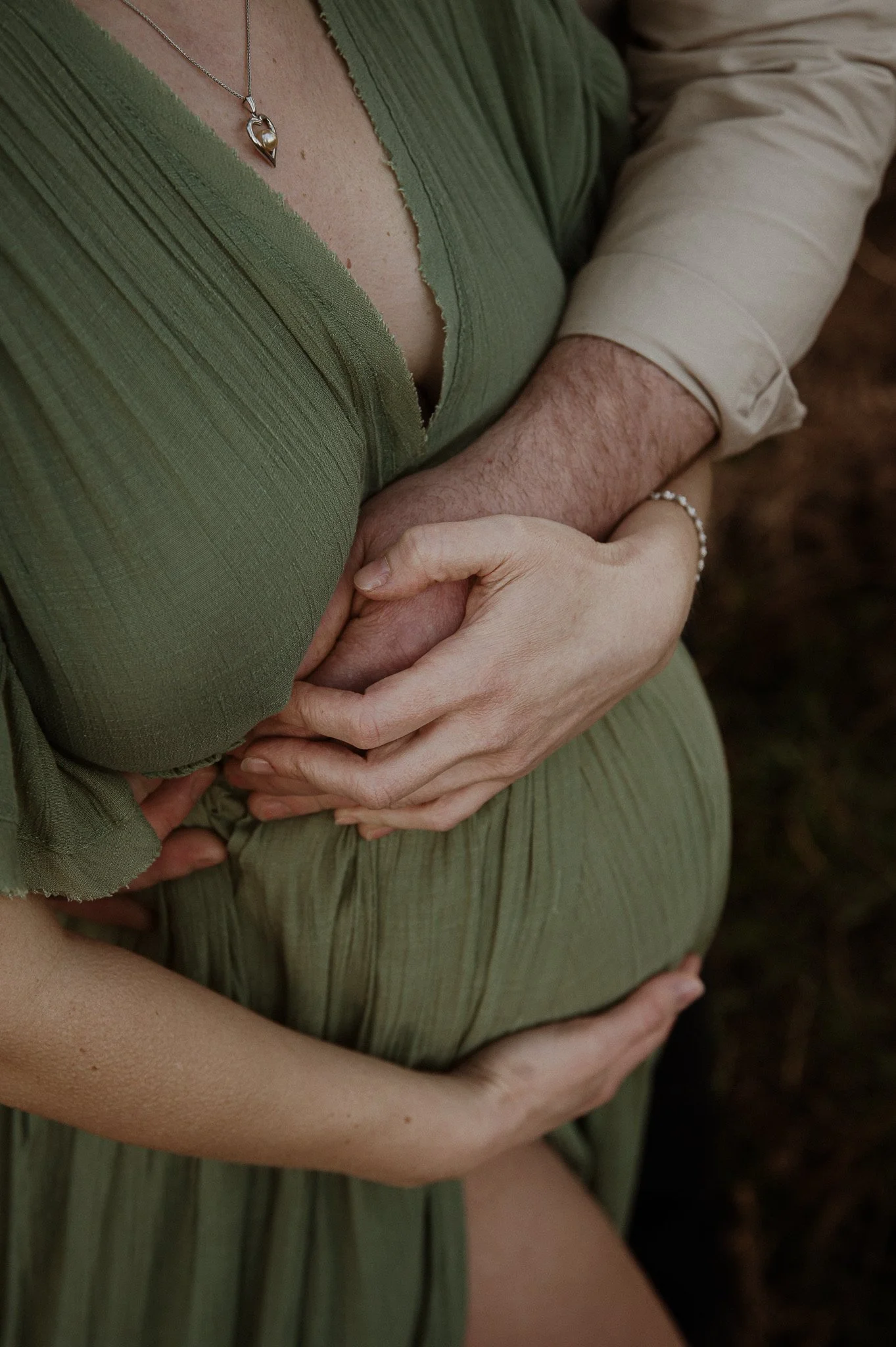 theuntoldphoto Worcestershire outdoor maternity photographer