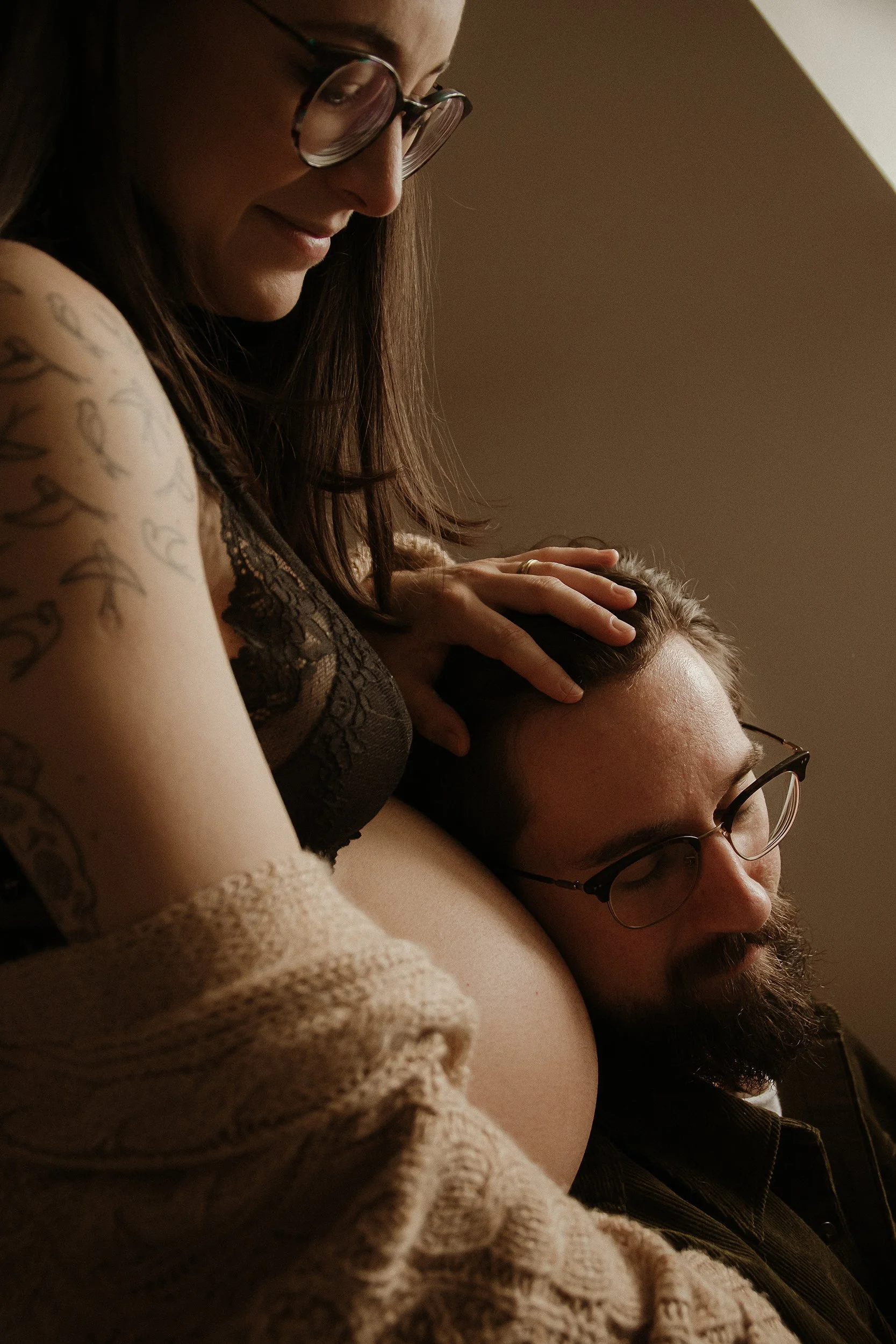 theUNTOLDphoto worcestershire in-home maternity photographer