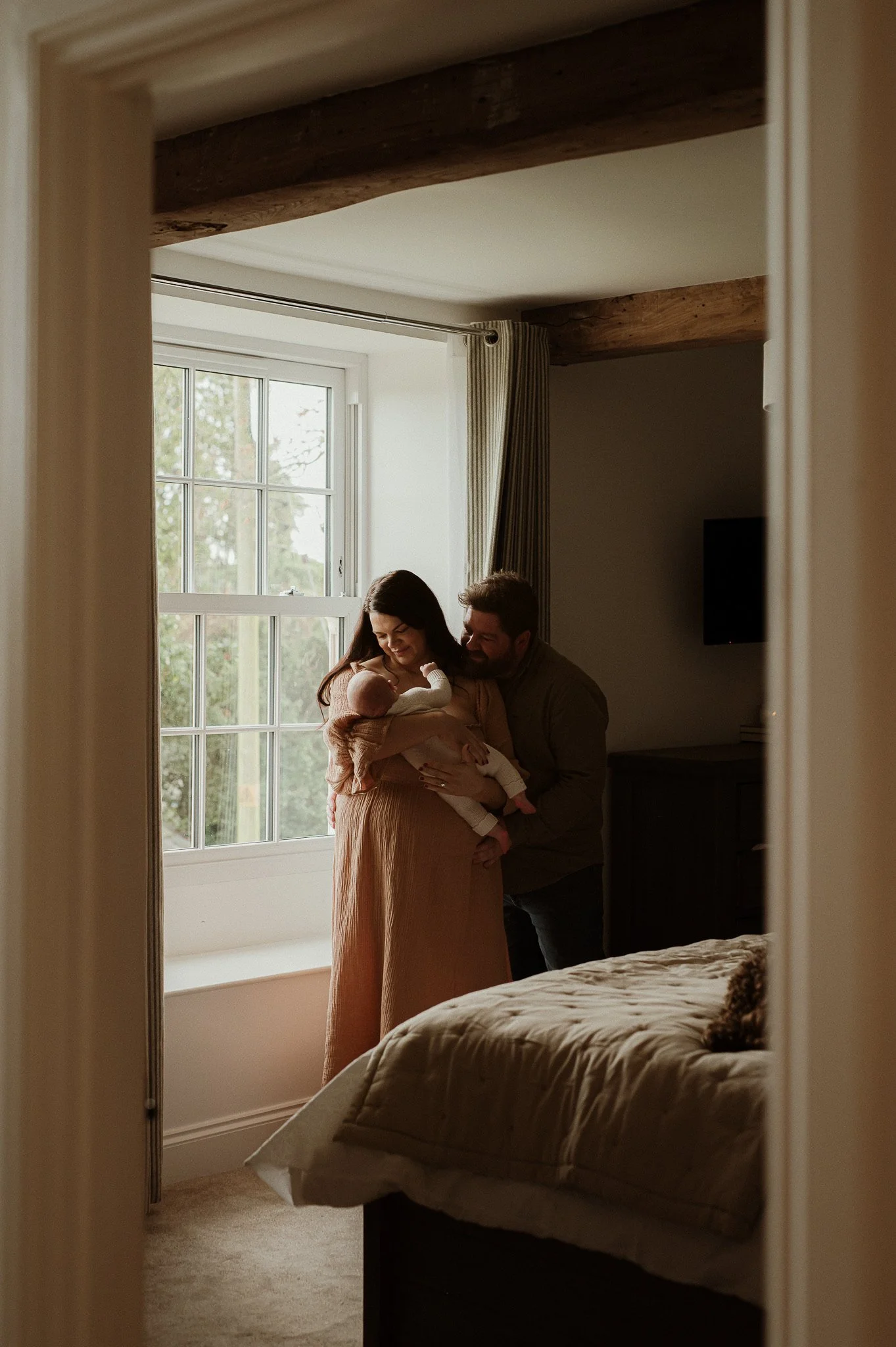 theUNTOLDphoto worcestershire in-home newborn family photographer