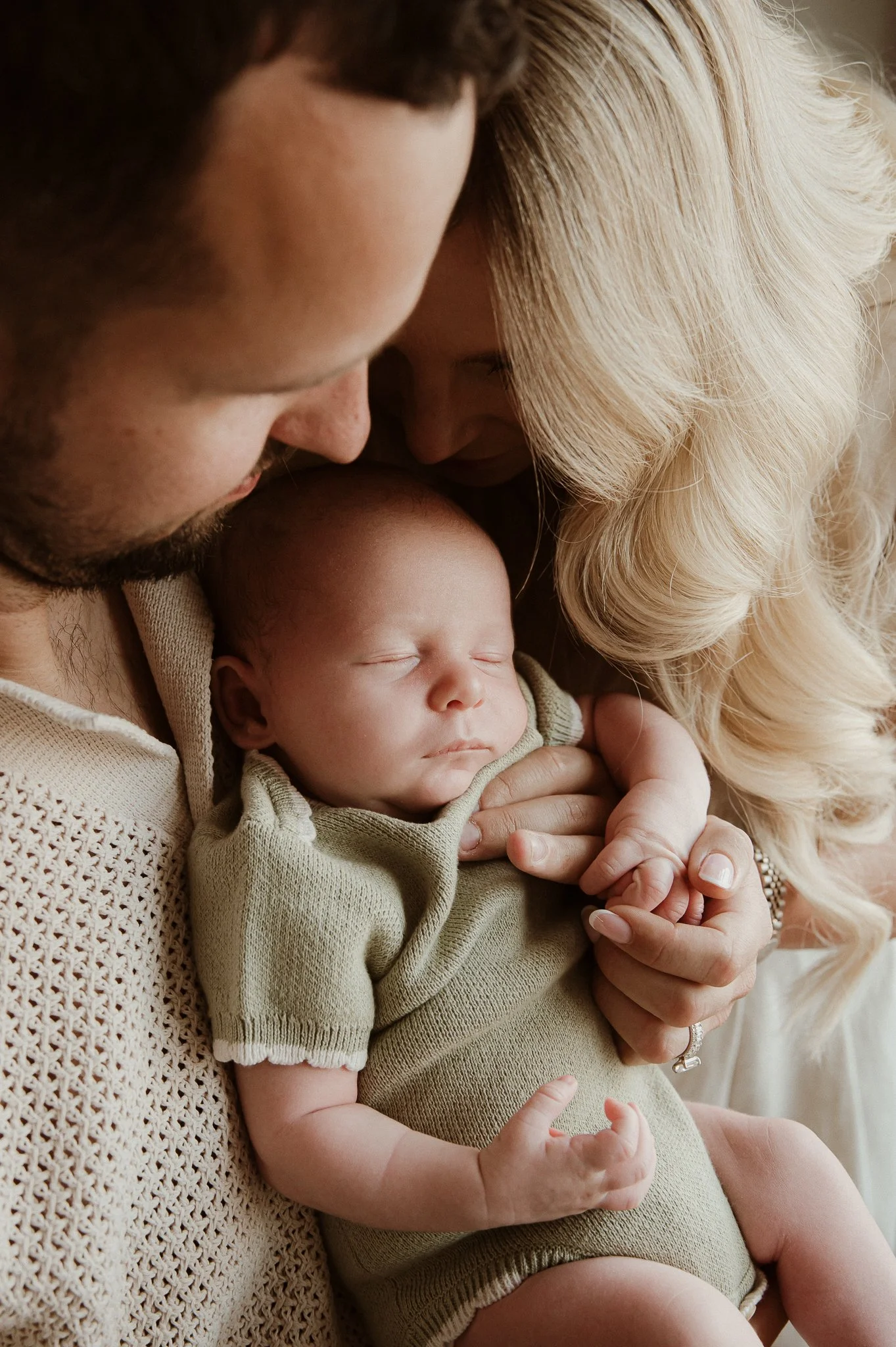 theUNTOLDphoto worcestershire in-home newborn family photographer