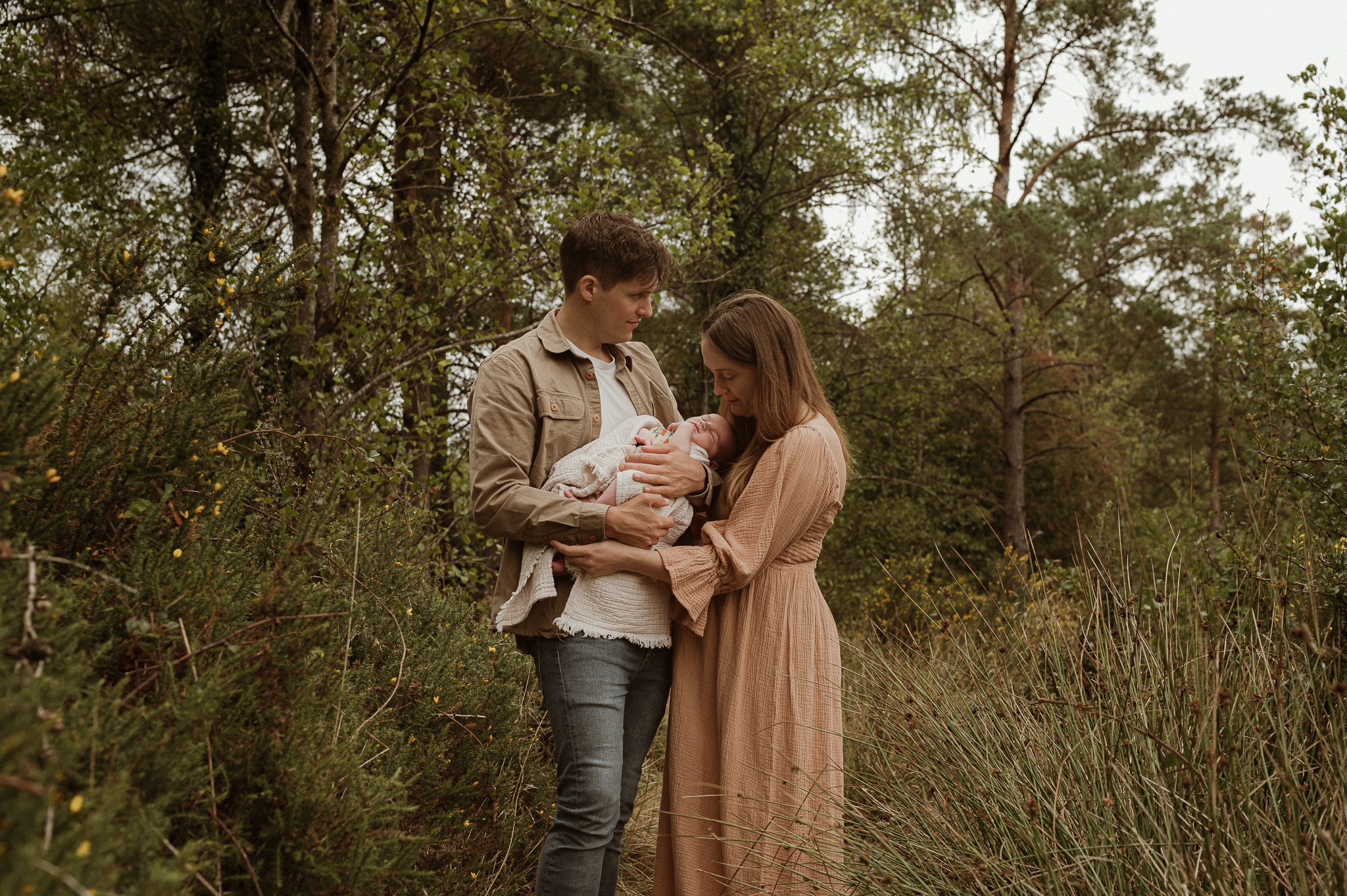theUNTOLDphoto worcestershire outdoor newborn photographer
