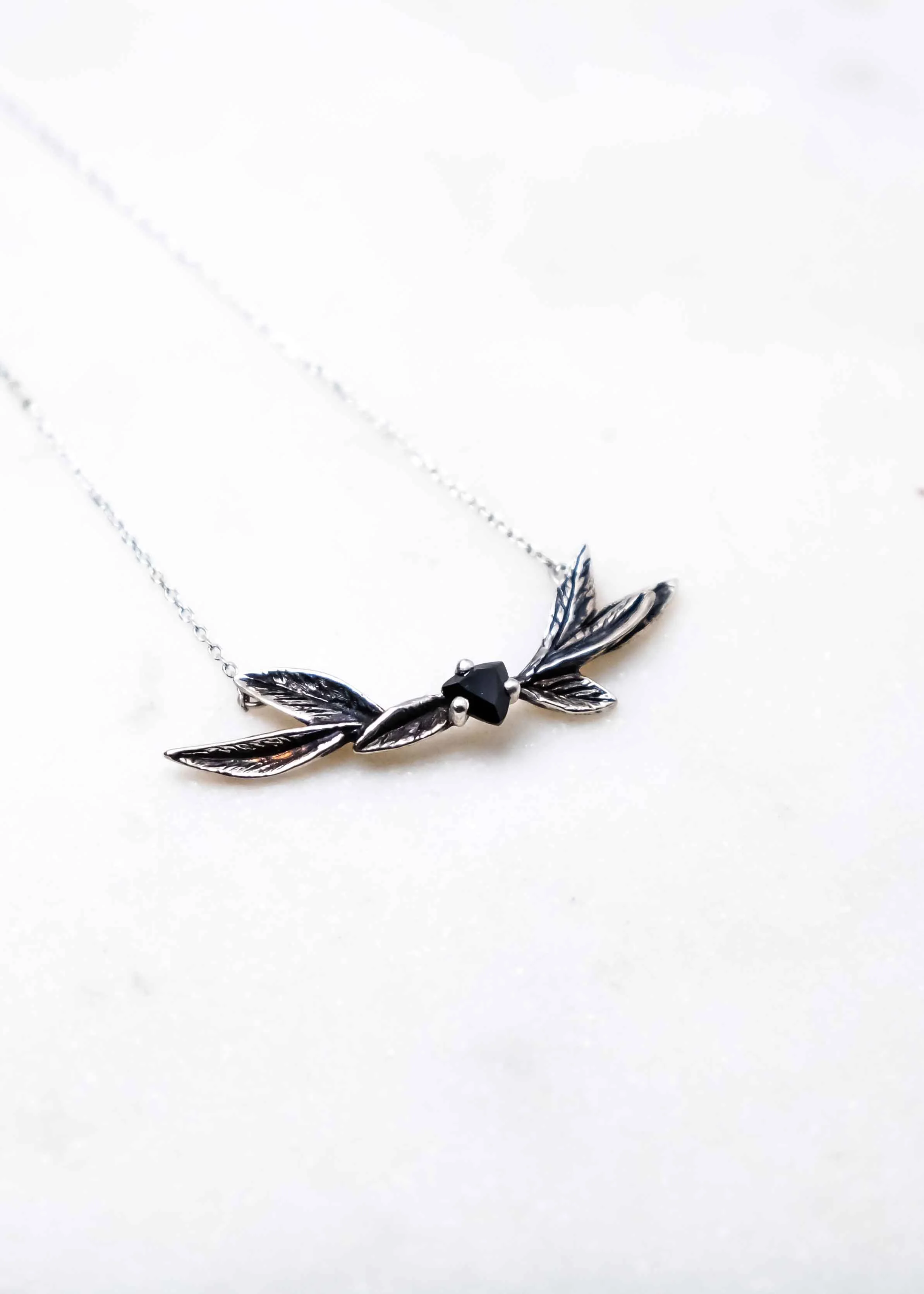 women-foliage-vegetal-silver-necklace-the-black-alchemy-sasha-tattooing-3