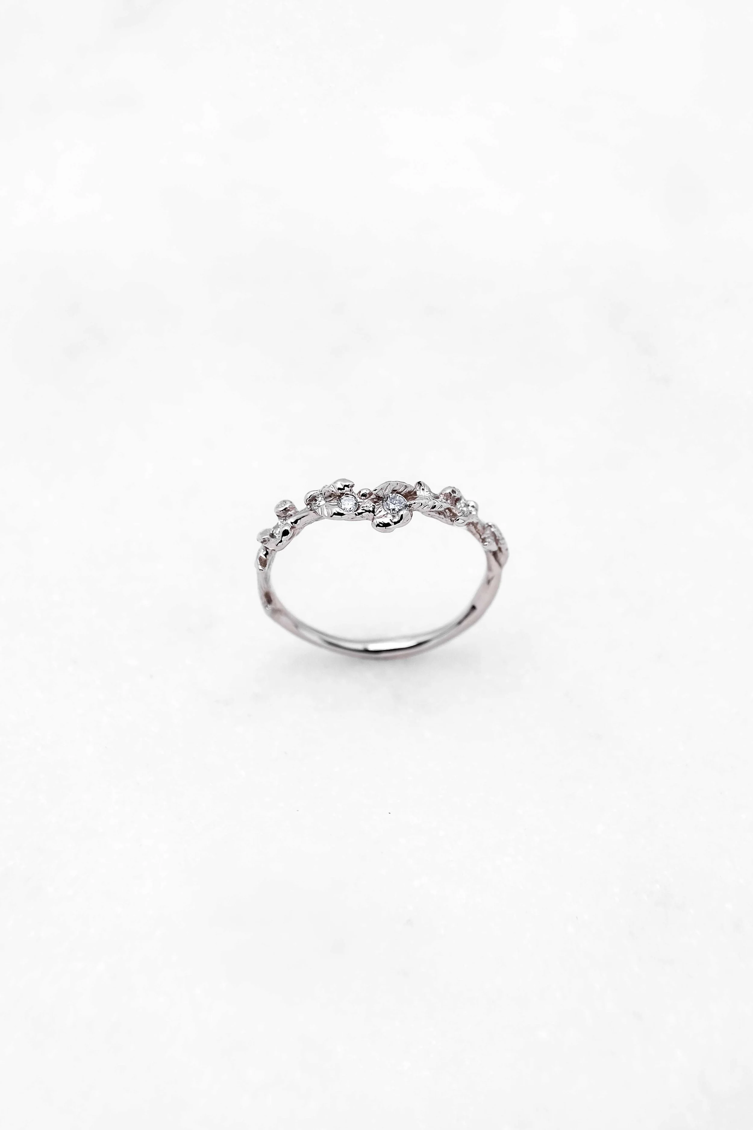 black-alchemy-ring-white-gold-diamonds-mures-sauvages-2.jpg