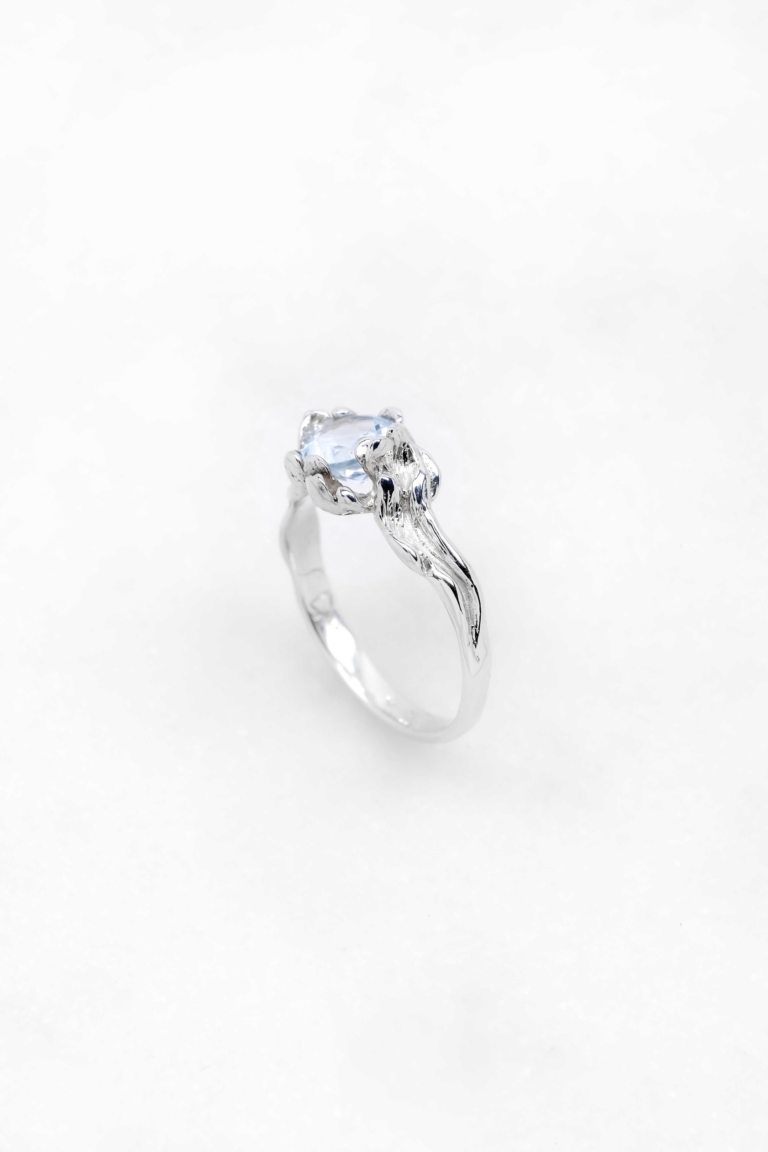 The Black Alchemy — Bague Orphéa blue