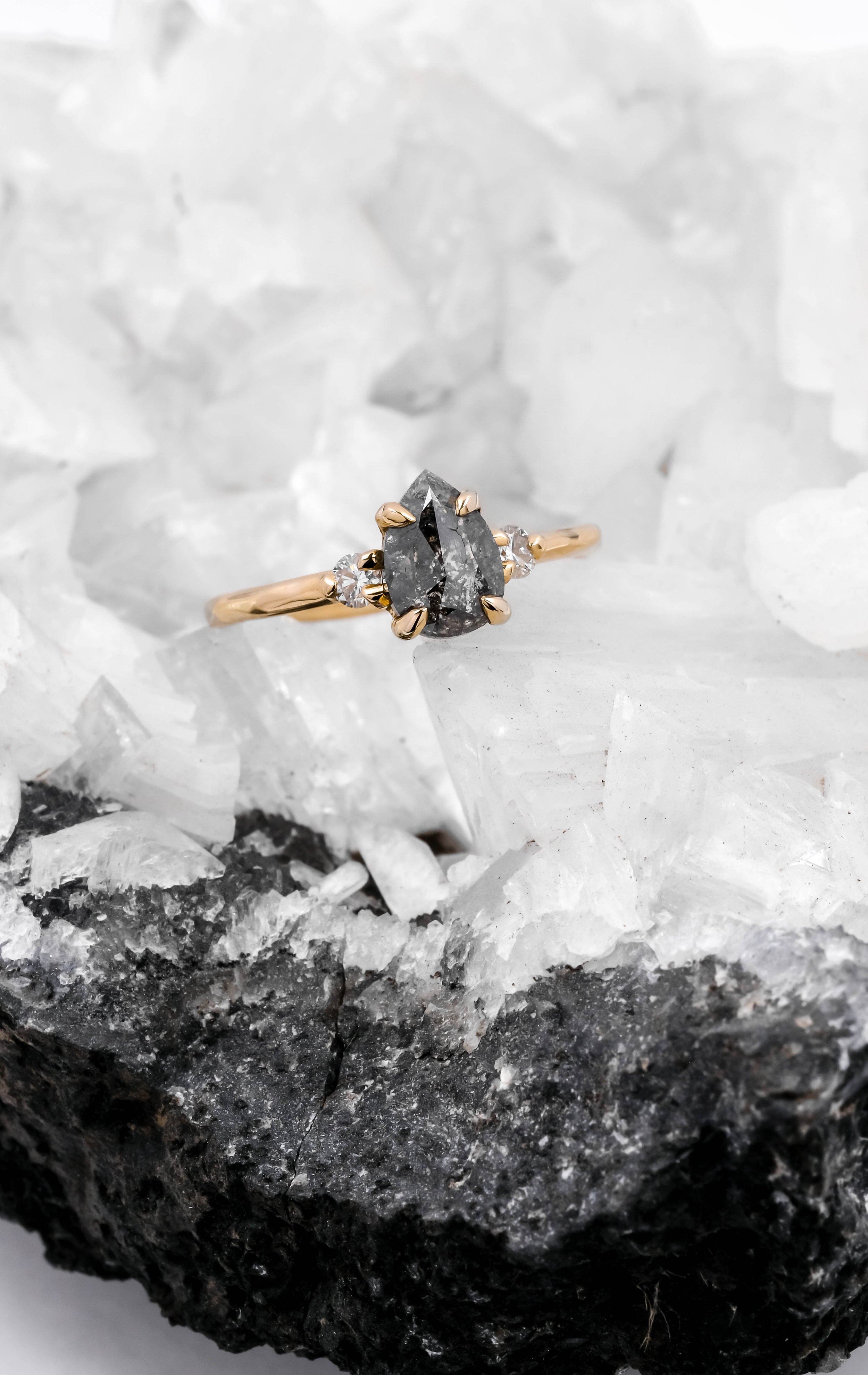 the-black-alchemy-jewelry-alchemia-ring-salt-and-pepper-diamond-4.jpg