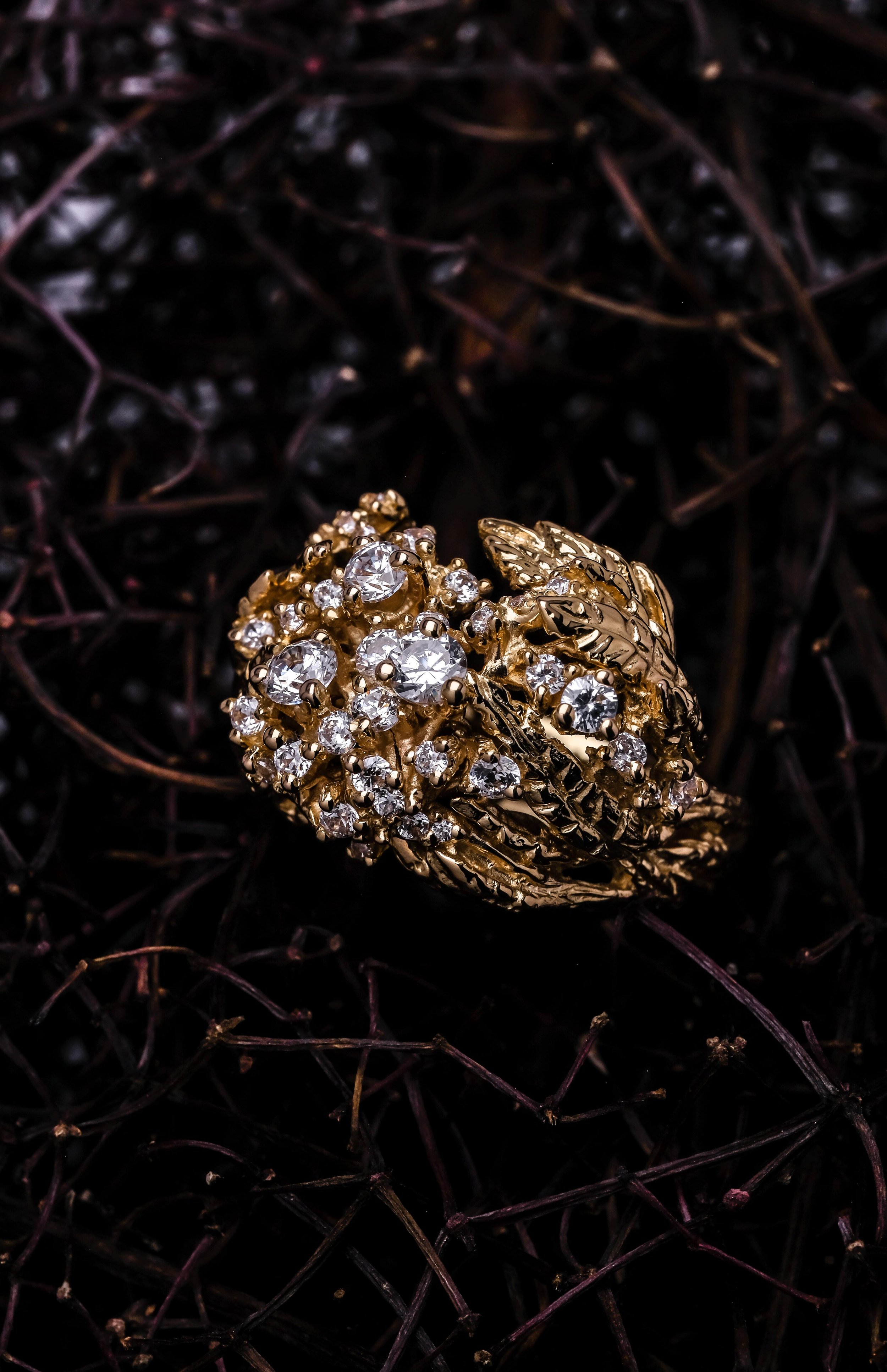 the-black-alchemy-high-jewelry-sureau-ring-gold-diamonds-5.jpg