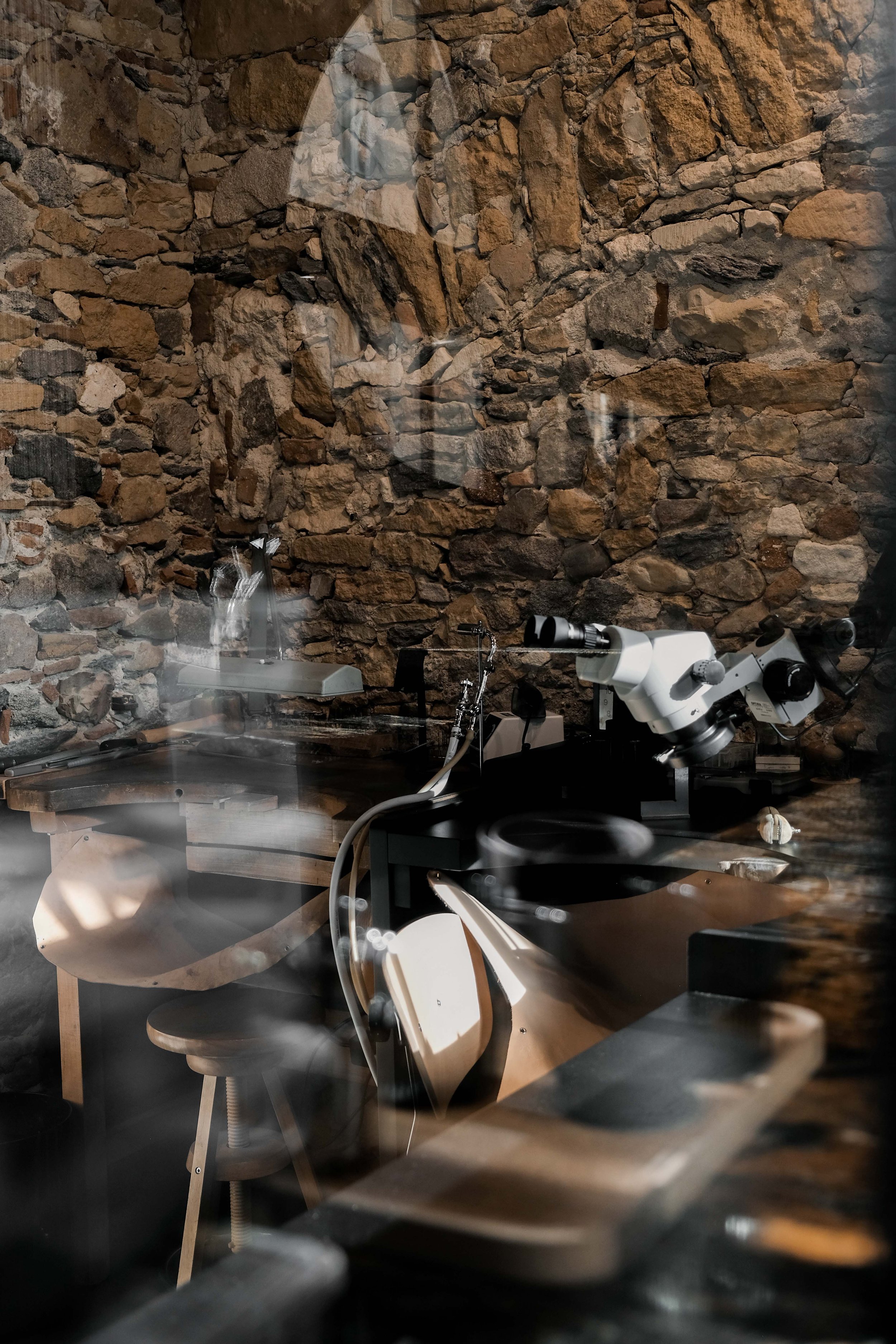 the-black-alchemy-boutique-atelier-homme-shop-lyon-bijoux-sur-mesure-joaillerie-10.jpg