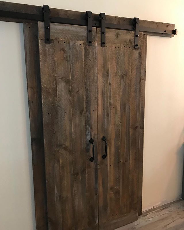 Check out our latest custom build - these beautiful barn doors! 😍 Barn doors are a great option when traditional swing doors won't quite fit, and even if they would - barn doors make a nicer statement! ⠀
.⠀
.⠀
.⠀
#villageofthearts #barndoors #barndo