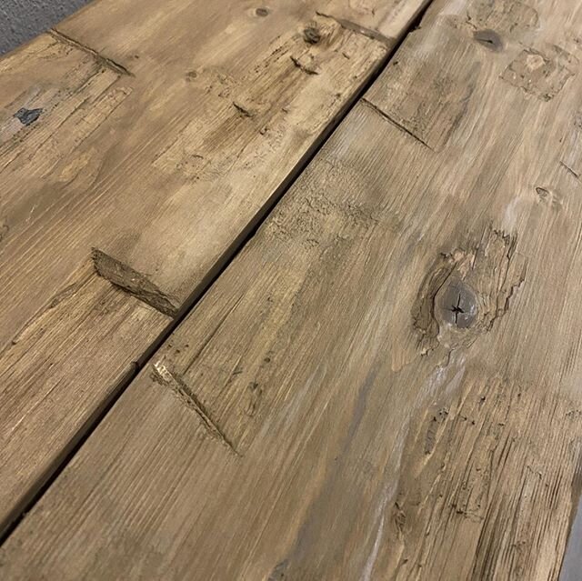 #NoFilter on these stunning hand-hewn beams 😍⠀
⠀
Stay tuned to see these beauties once they're installed! ⠀
.⠀
.⠀
.⠀
#foresttofinish #forest2finish #f2f #foresttofinishdesigns #woodwork #discoverbradenton #handhewn #woodenbeams #beams #customfurnitu