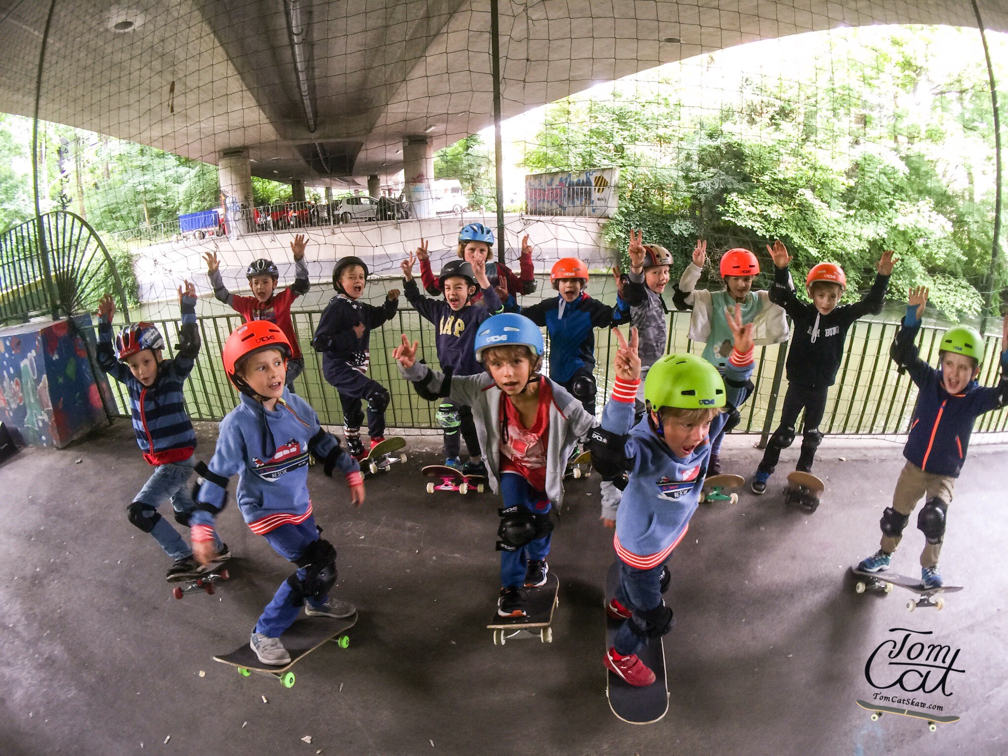 慕尼黑滑板课程 慕尼黑长板课程，适合初学者和高级滑板爱好者 Skateprofi Tom Cat Skateboard kaufen TSG Schoner.JPG