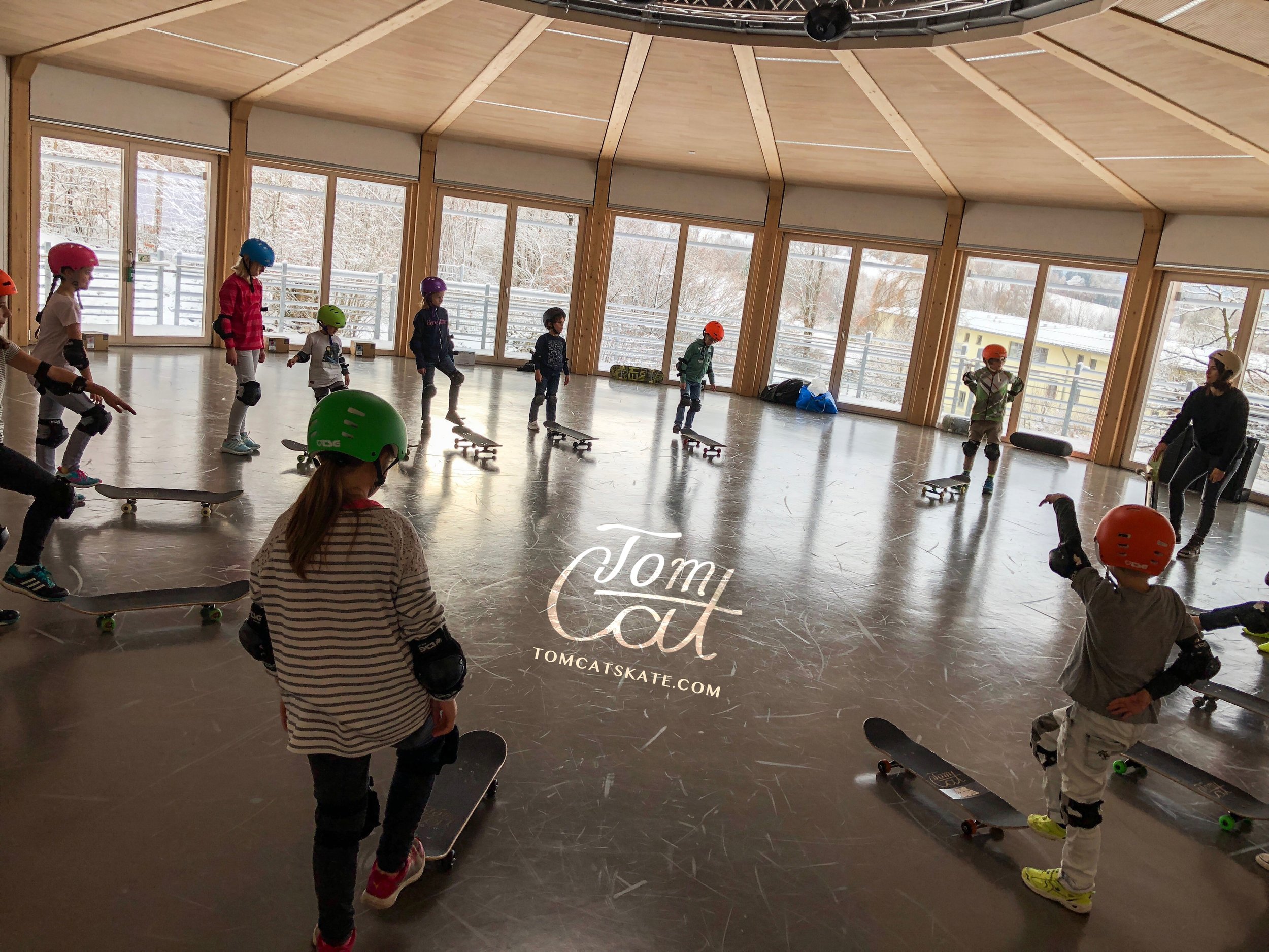 生日派对 慕尼黑滑冰学校 汤姆猫滑冰课程 学滑冰 慕尼黑儿童生日 慕尼黑巴伐利亚.JPG