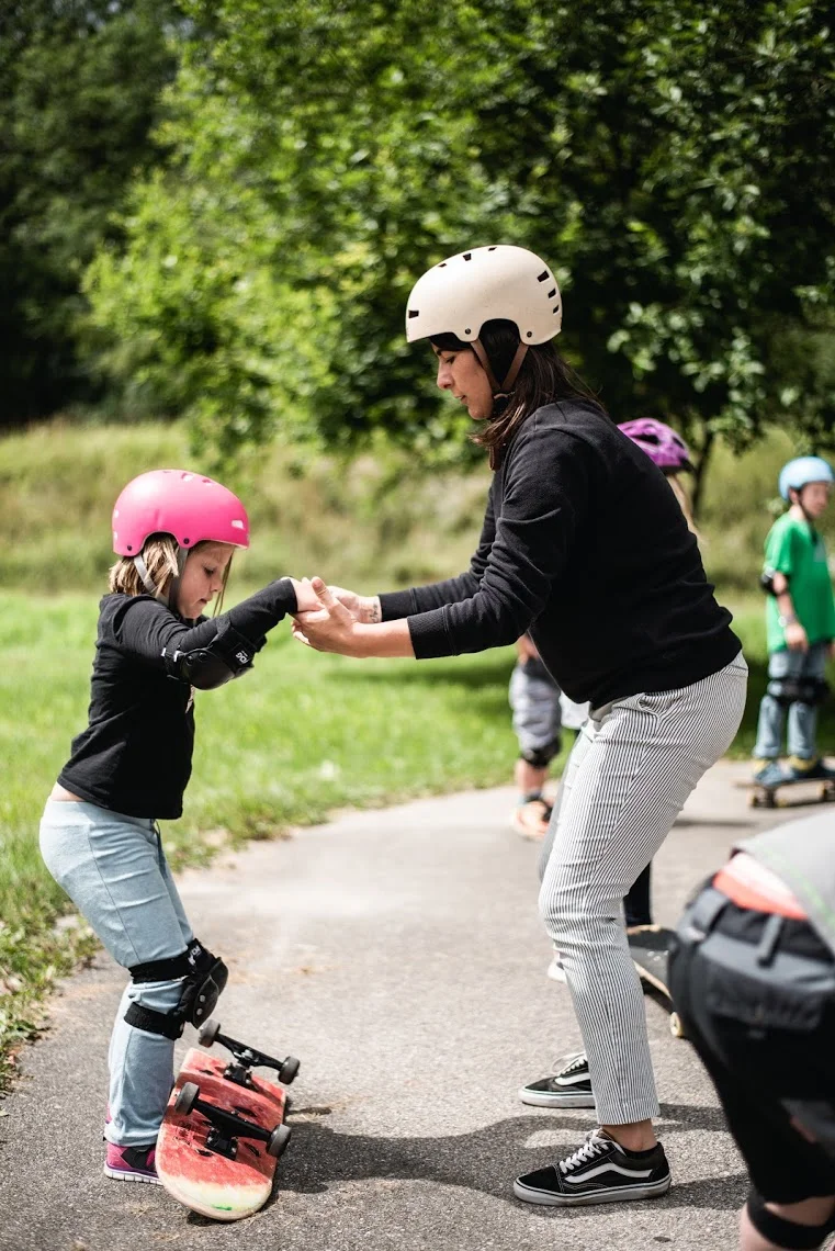 Skateboardkurs München Mädchien Skateboard lernen.jpg