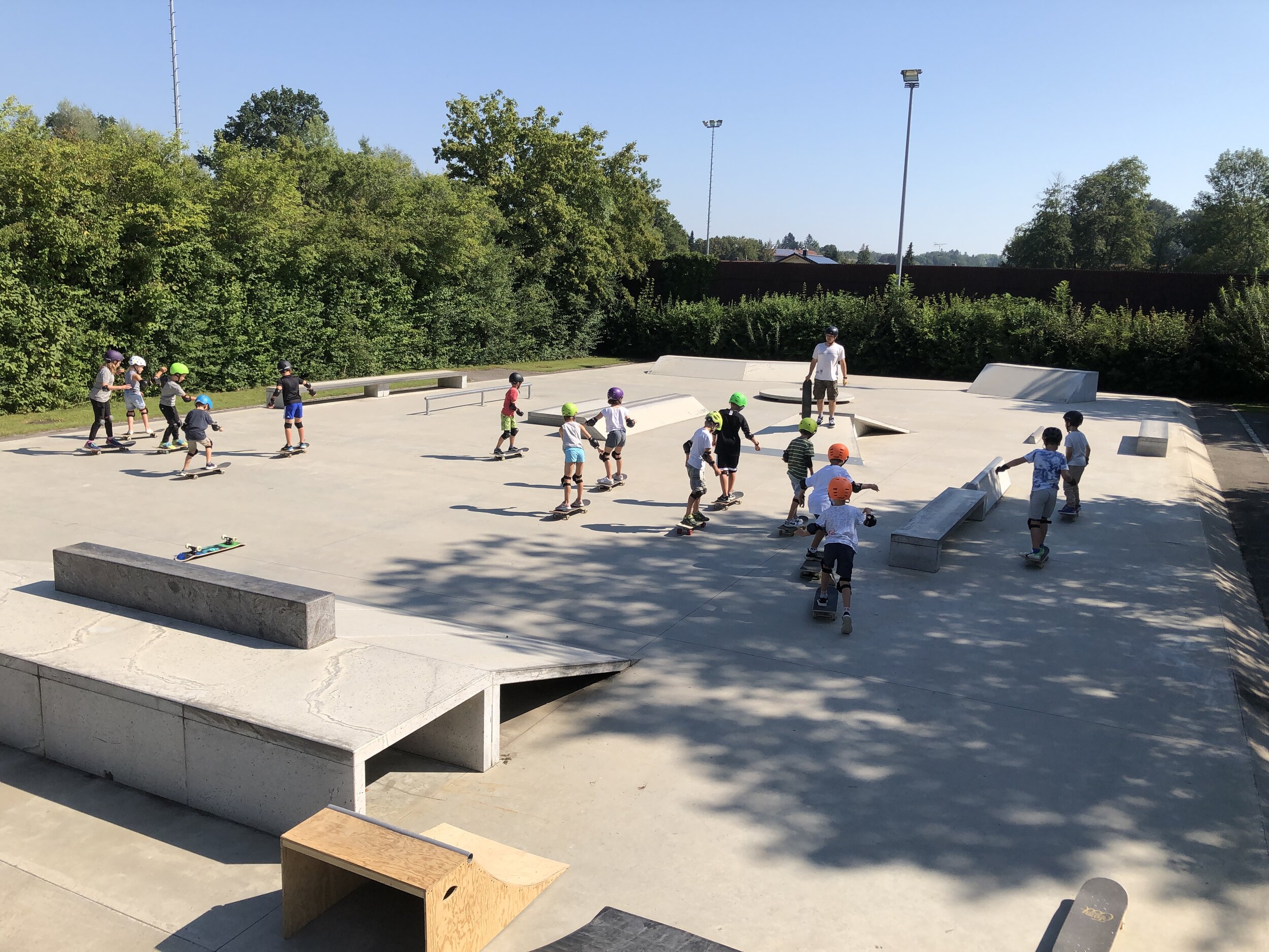 Prien am Chiemsee Skatepar Chiemgau TomCatSkate Skateboard fahren lernen für Anfänger Kurs und Erwachsene.JPG