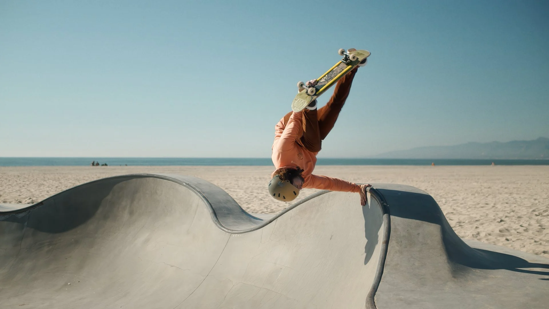 Tom Cat Profi Skater Deutschland Handplant green luchs.jpg