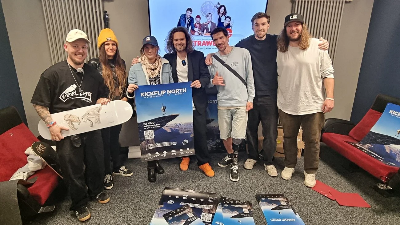 Skateboard Profi unterschriebenes Poster.JPG