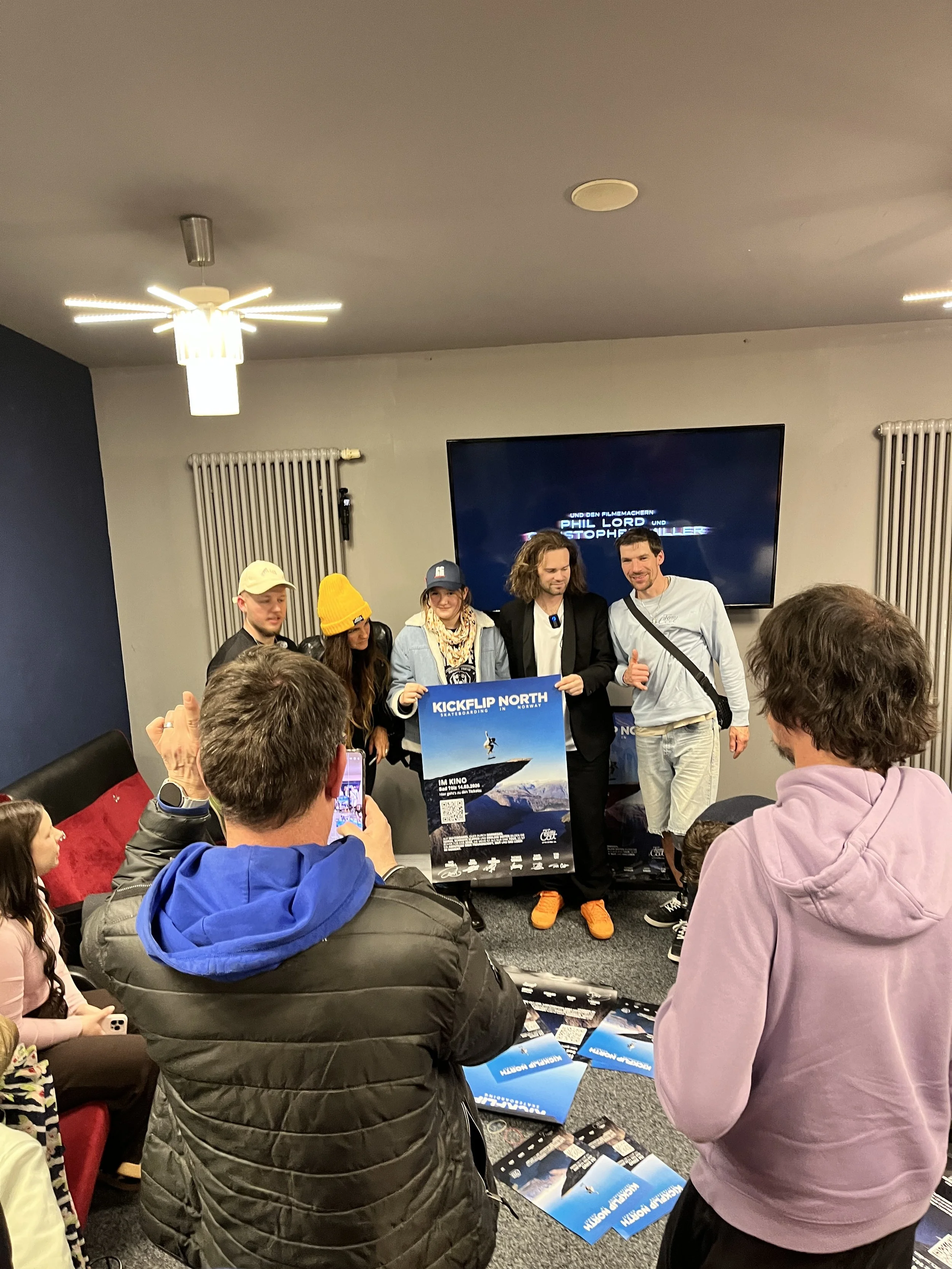 Kickflip North Crew poster signiert von TomCat, Iwo Leksander Stangl, Kim Dieterich, Thomas Winkler, Dan Hoyer, David Baban.JPG