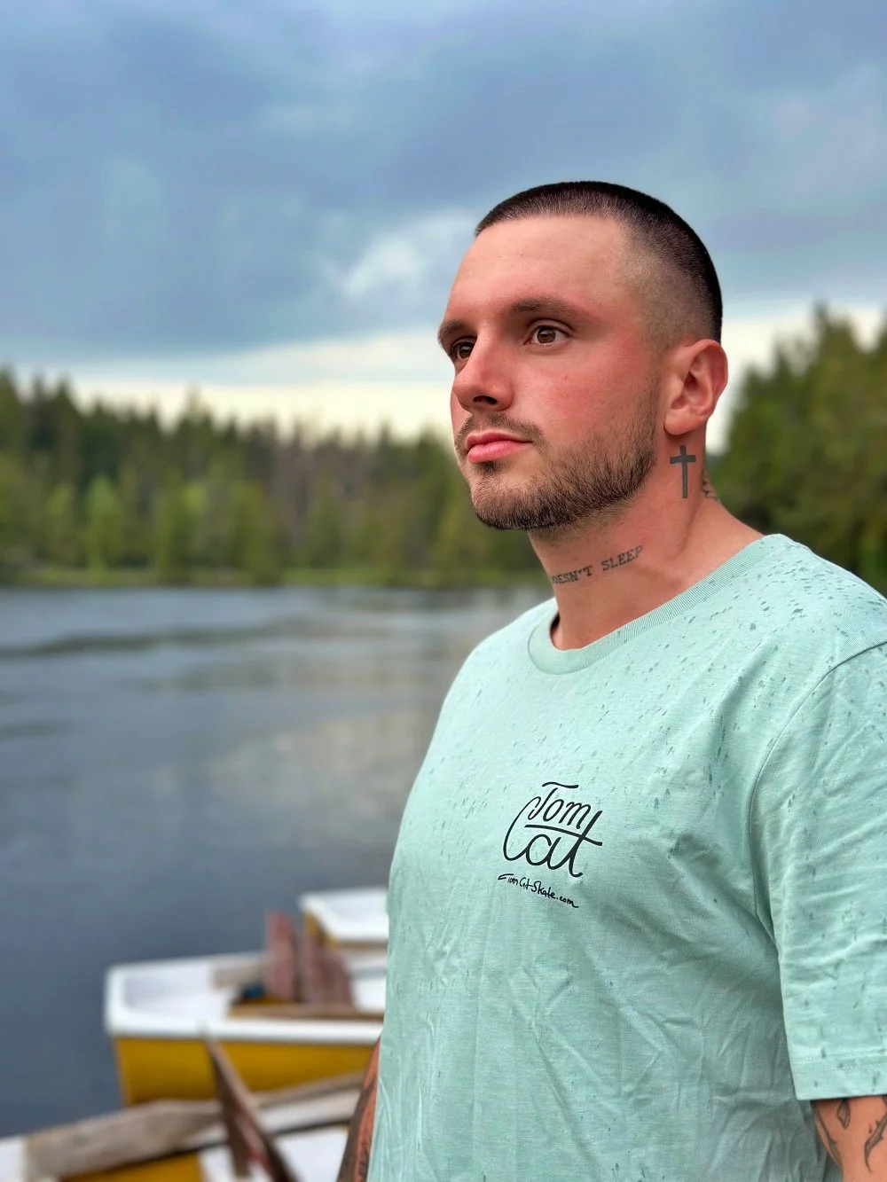 Ecilio 7vsWild Naturbruuder Tom Cat Skate T-Shirt Erwachsene.jpg