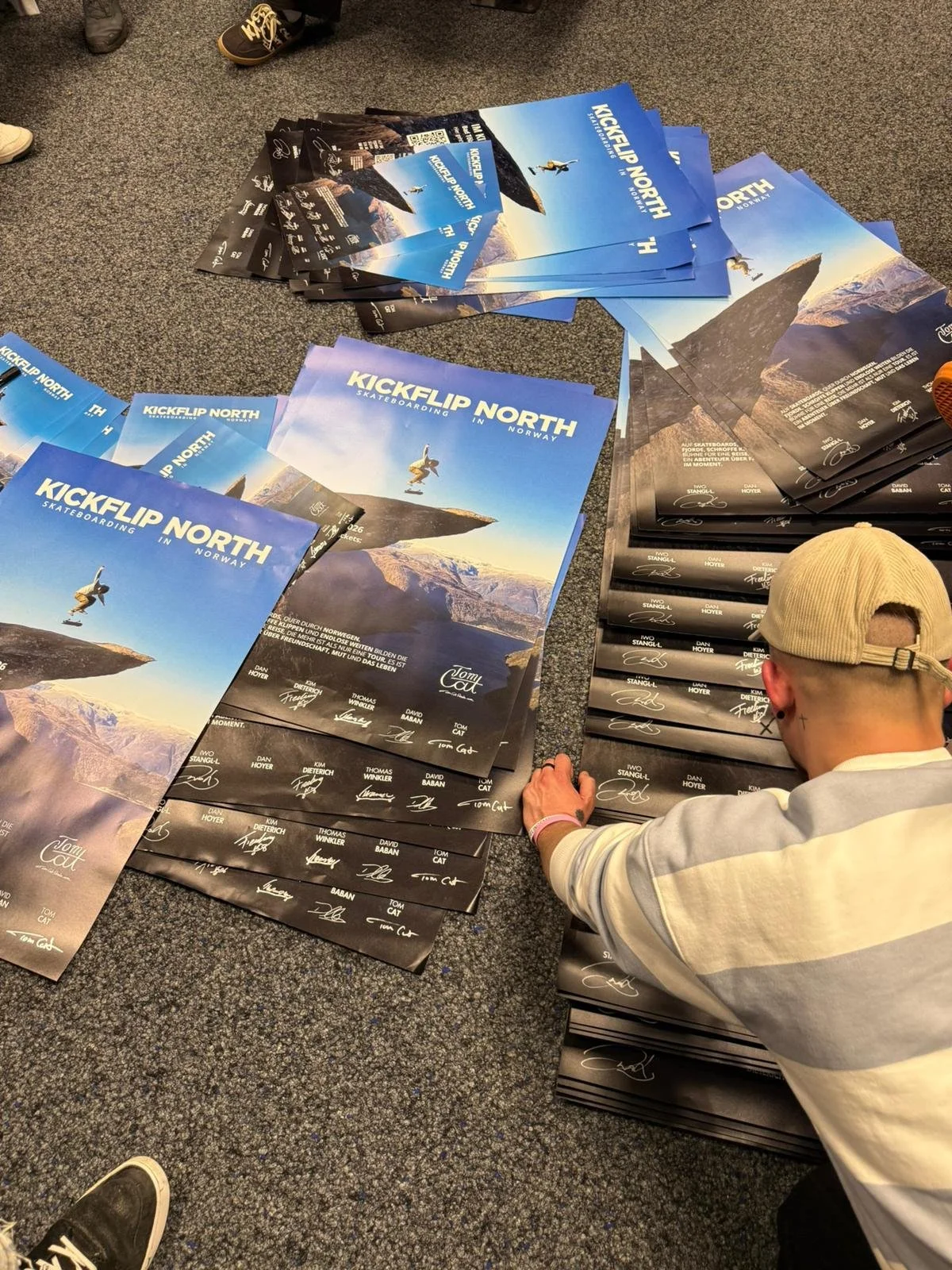 Kickflip North der Skateboard ReiseFilm Deutsch signiertes Film Poster.JPG