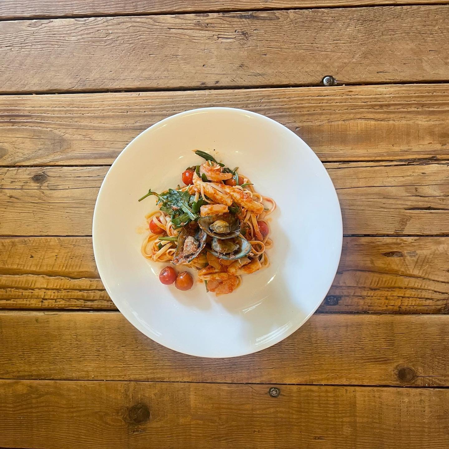 LINGUINI MARINARA
assorted seafood in a light tomato sugo