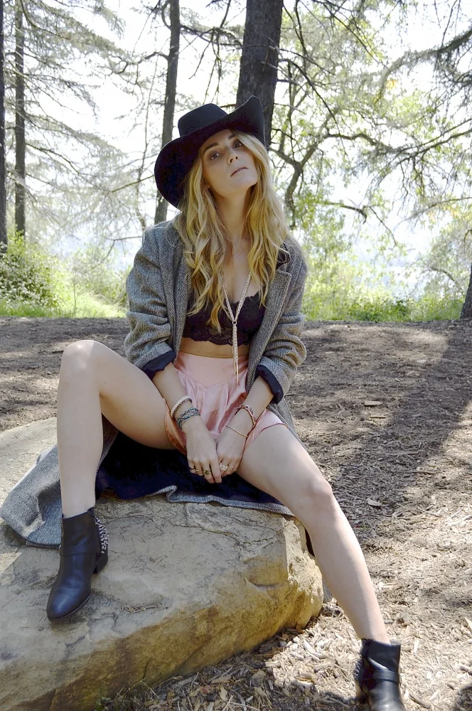 Josefina Fernström / Muses & Rebels "gallery twelve" Line 