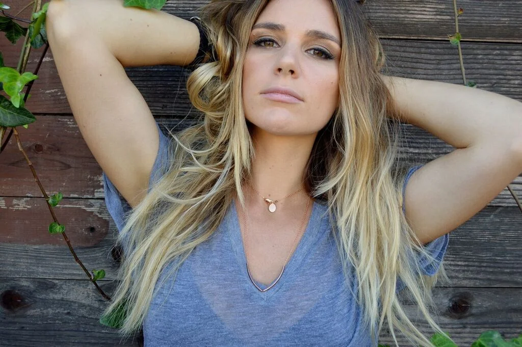 Melanie Maroon / "Untamed" for Muses & Rebels