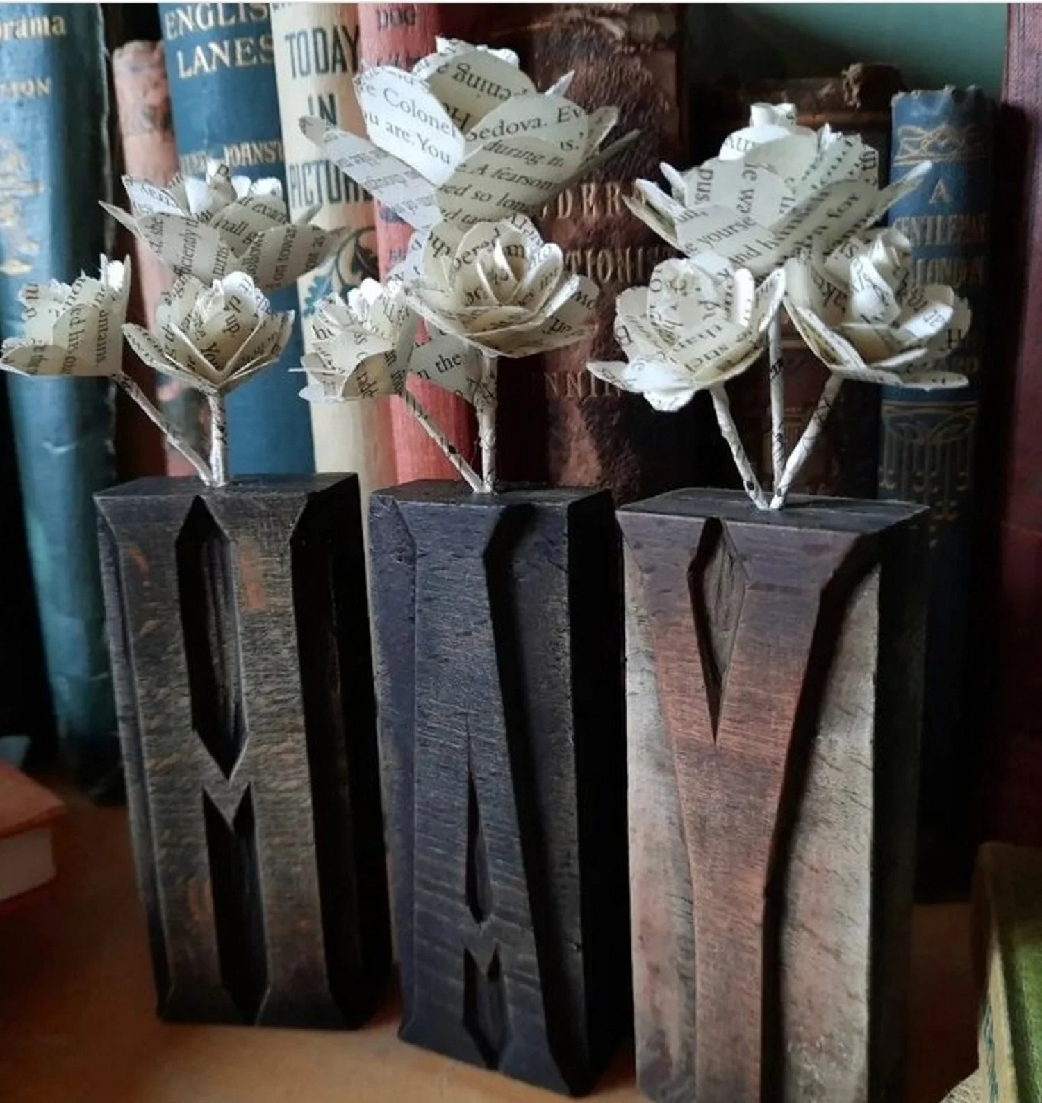 Hay paper roses