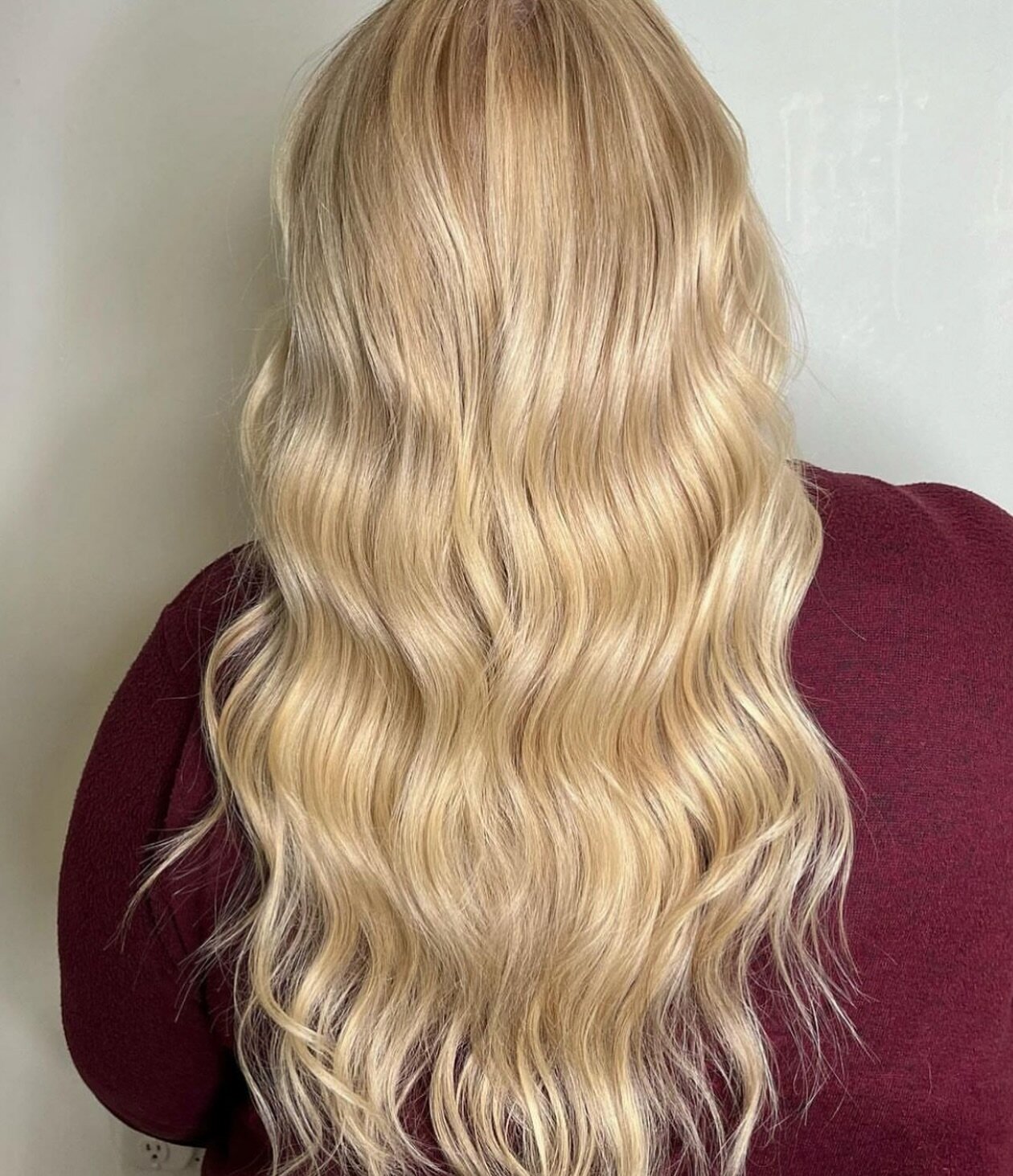 Beautiful blonding by @stelannxstyled 🤩

Stella has openings this upcoming week on Thursday. To schedule an appointment give us a call or book online:

503-223-7331
www.vagaro.com/77salonhillsdale

#pdxstylist #pdxhair #pdxhairstylist #portlandhair
