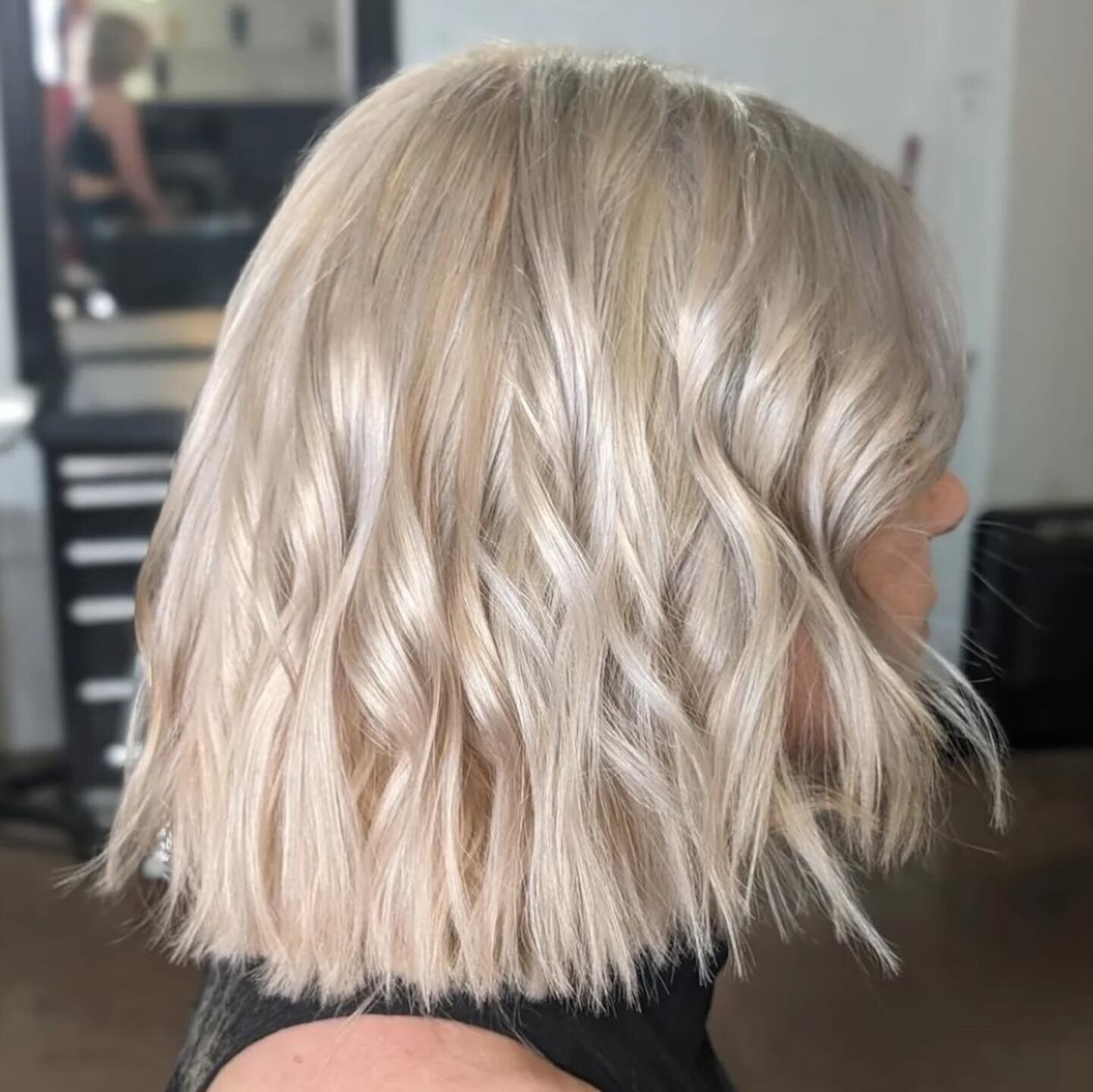 This textured blonde lob by @alexfadich is hair goals for sure! 🤍

Swipe to the last photo to see the before. Save this post for inspo. Schedule an appointment with Alex to get hair like this. 

503-223-7331
www.vagaro.com/77salon

#77salon #kevinmu