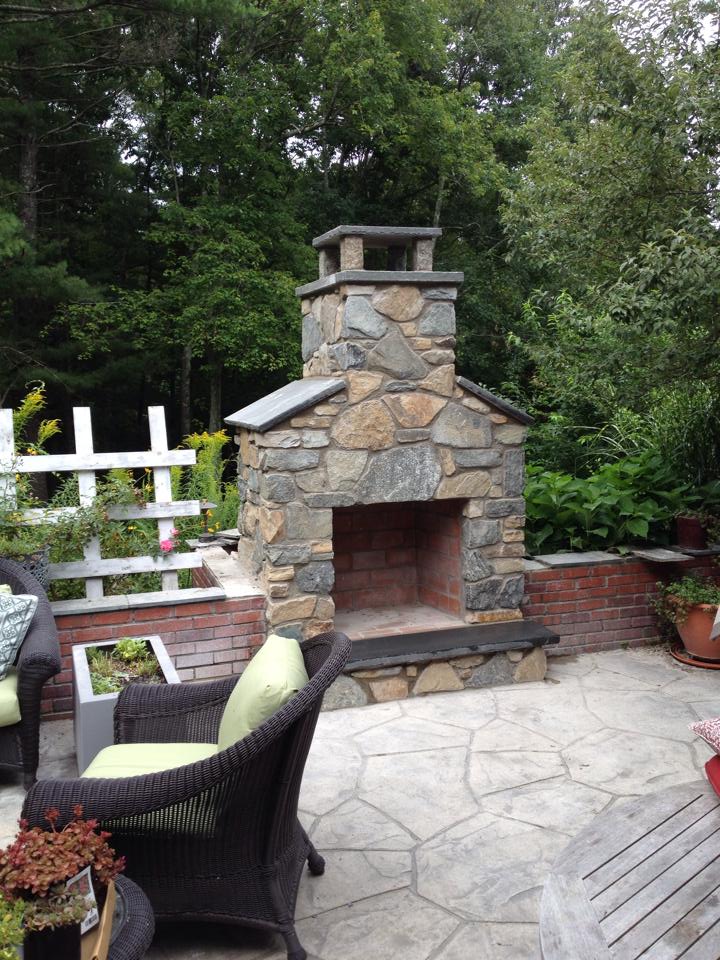 Outdoor Fireplace/Chimney