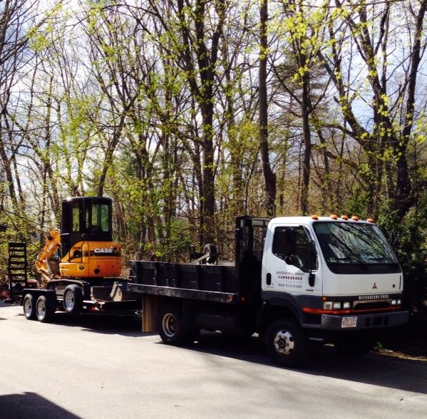 Dump Truck & Excavator