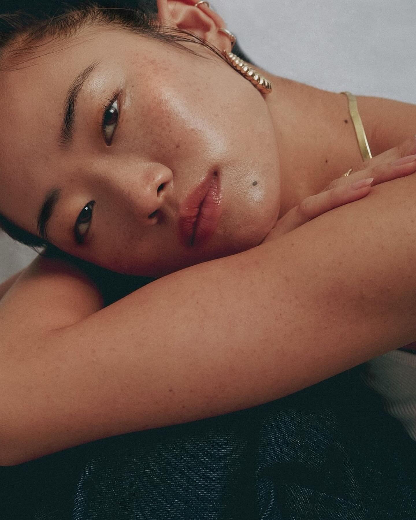 Summer heat 2024 ☄️☄️☄️
Makeup / Hair 
📸 @chloegaget 
@michelle.lii @stettsmgmt 

Thank you always to @makeupforever for your support, I used mufe HD skin foundation and their amazing artist color pencils for this shoot