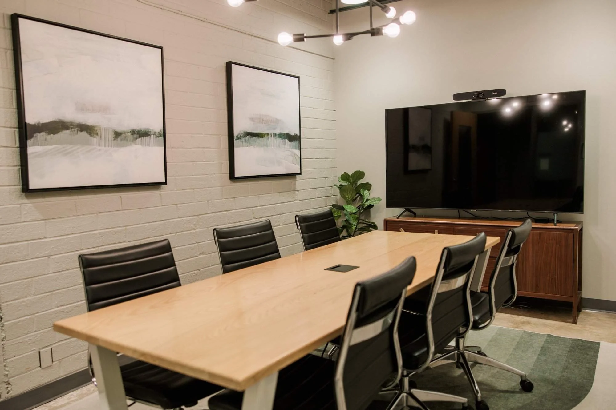 beryl-2025-meeting-room-wade-whiteboard-wide.jpg