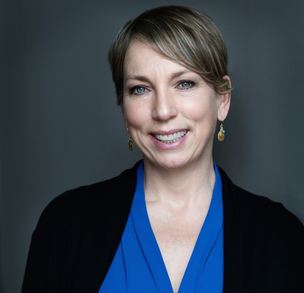 thumb_headshots-debbie-campbell-015-final_1024.jpg