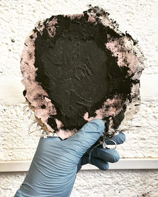 mould hold.jpeg