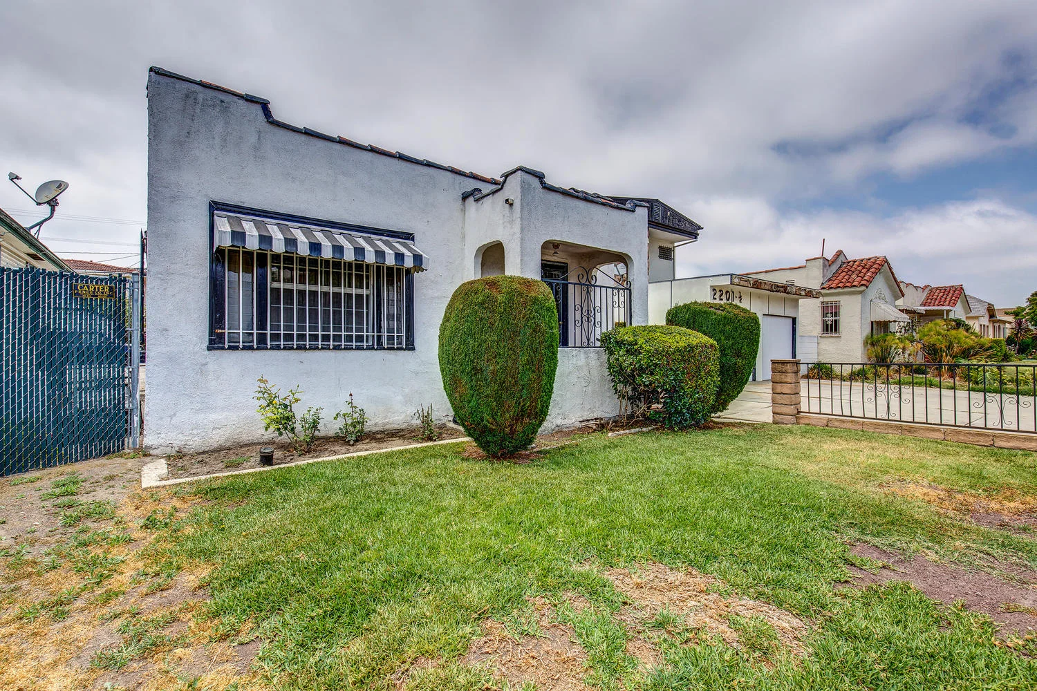 2203 S Ridgeley Dr Los Angeles-large-001-19-RafMar0016HDR21 copy-1500x1000-72dpi.jpg