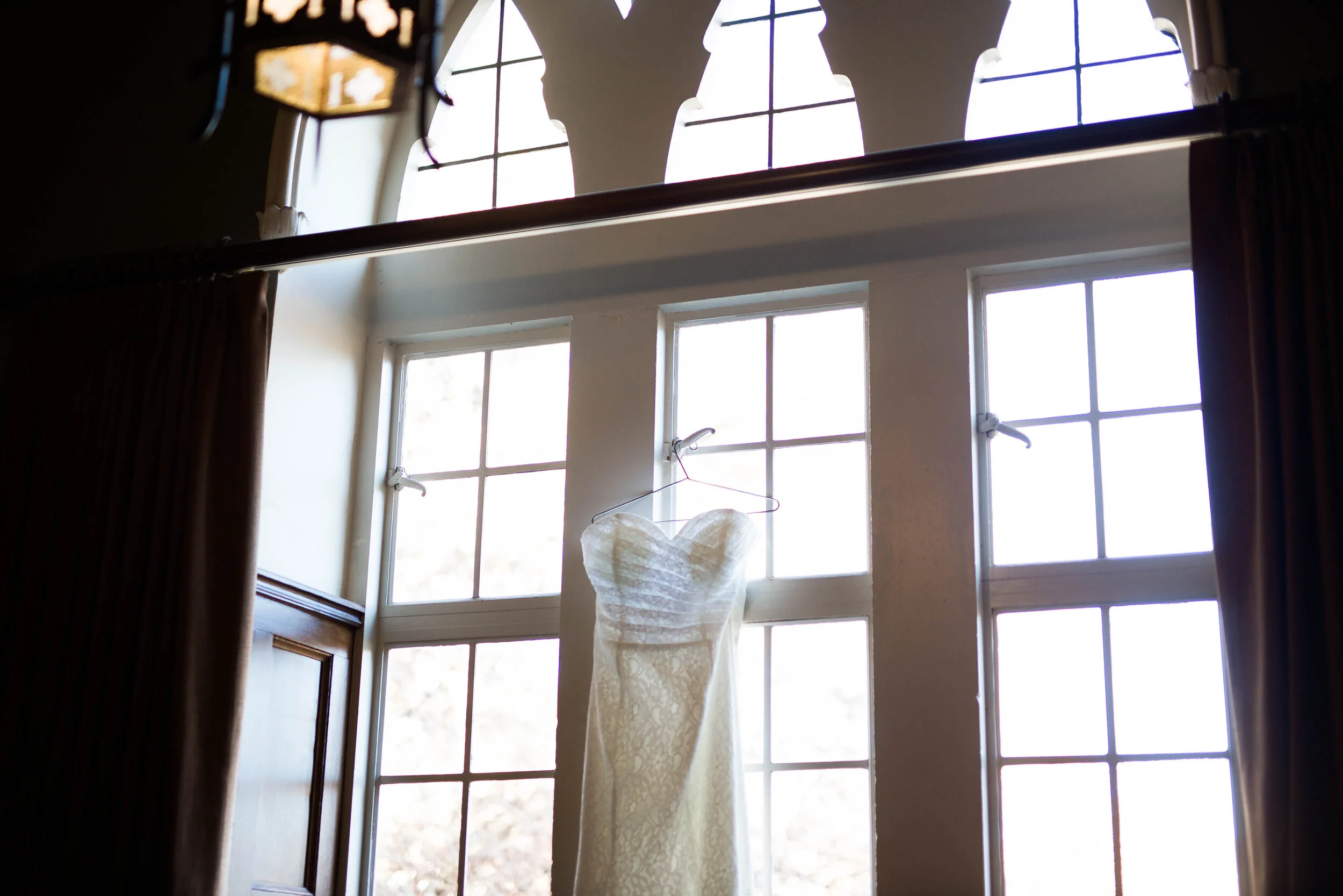 oklahoma elopement university of oklahoma new years eve wedding dress in window