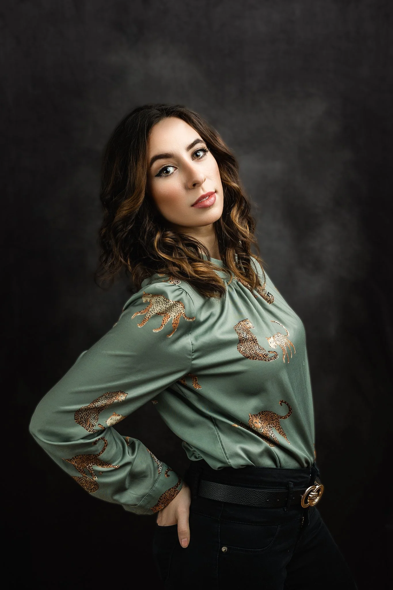 annah-headshots_app2022-20-Edit.jpg