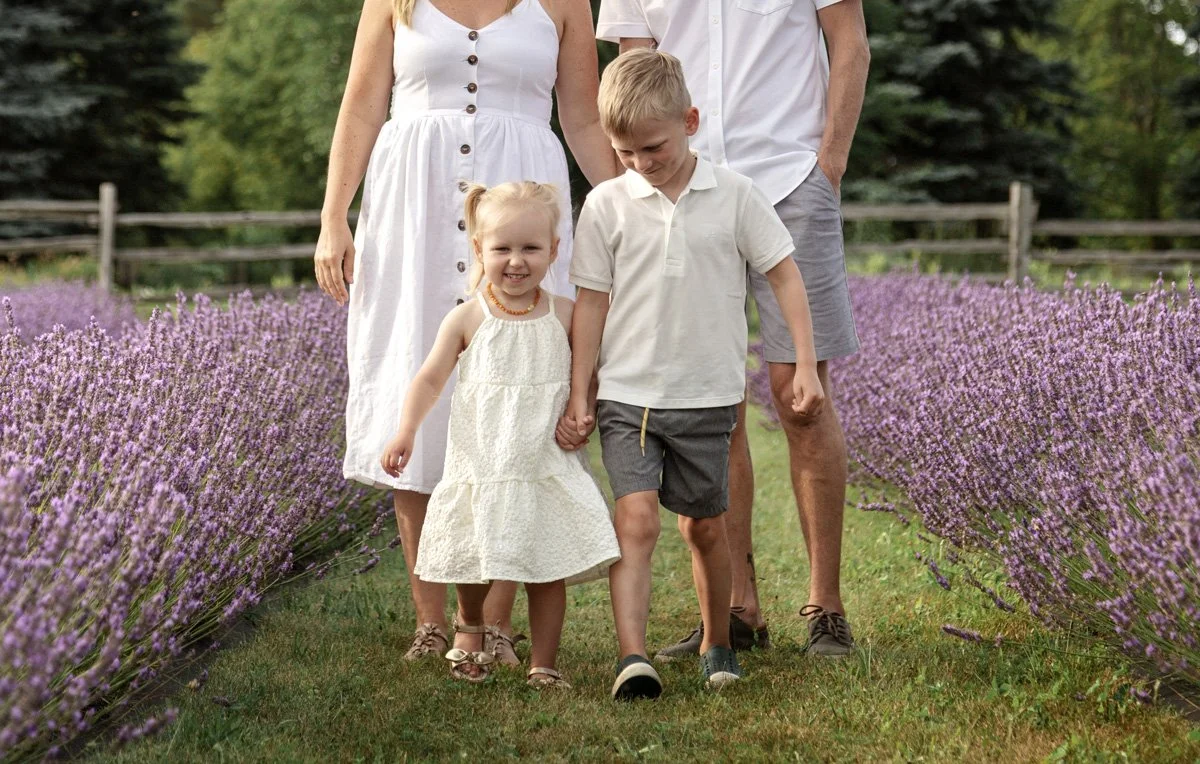 family_photo_session_lavender_field.jpg