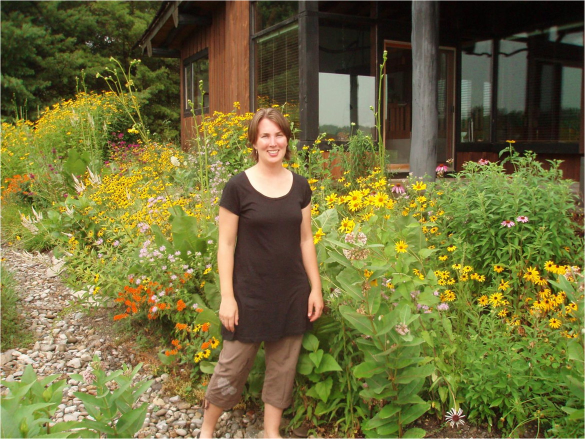 Bronwen in Big Gs NP Garden.png