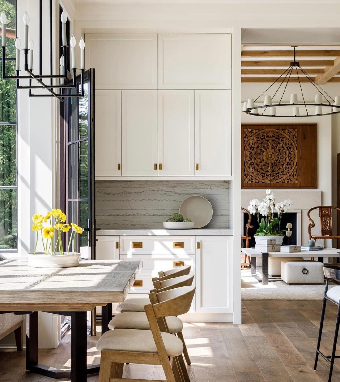 Saturday inspiration!
The combination of the earthy tone materials and neutral colors makes this kitchen, breakfast nook and living room warm, cozy, fresh, elegant, and beautiful with an everlasting look. 
Love the combination of the old world and ne