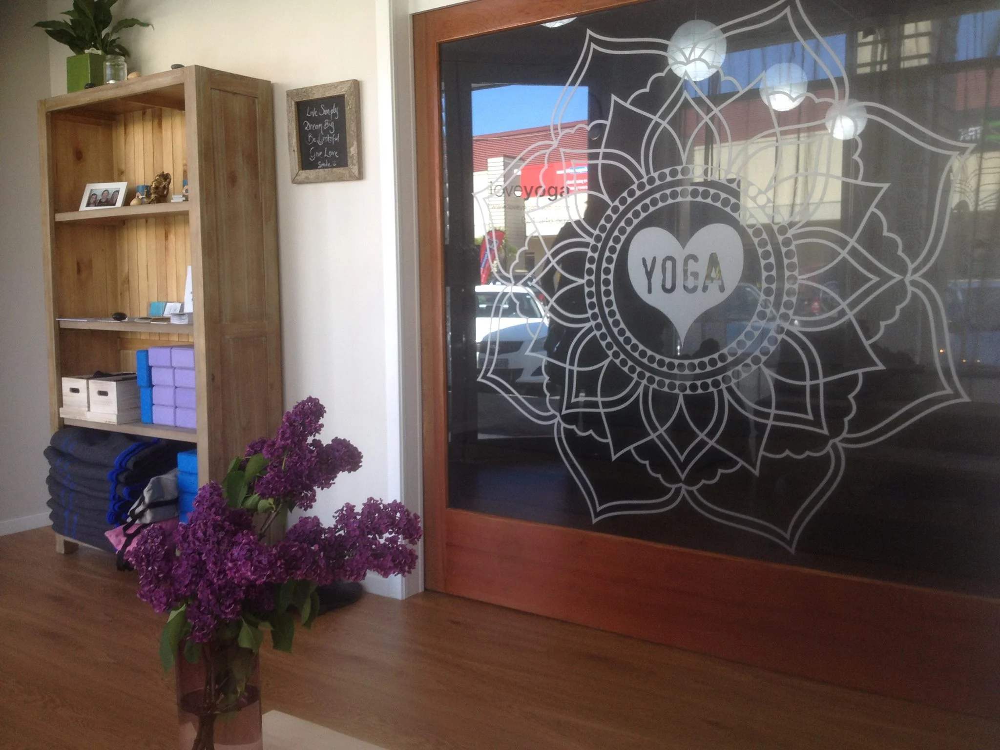 The stunning sliding door, opening up into the new shala