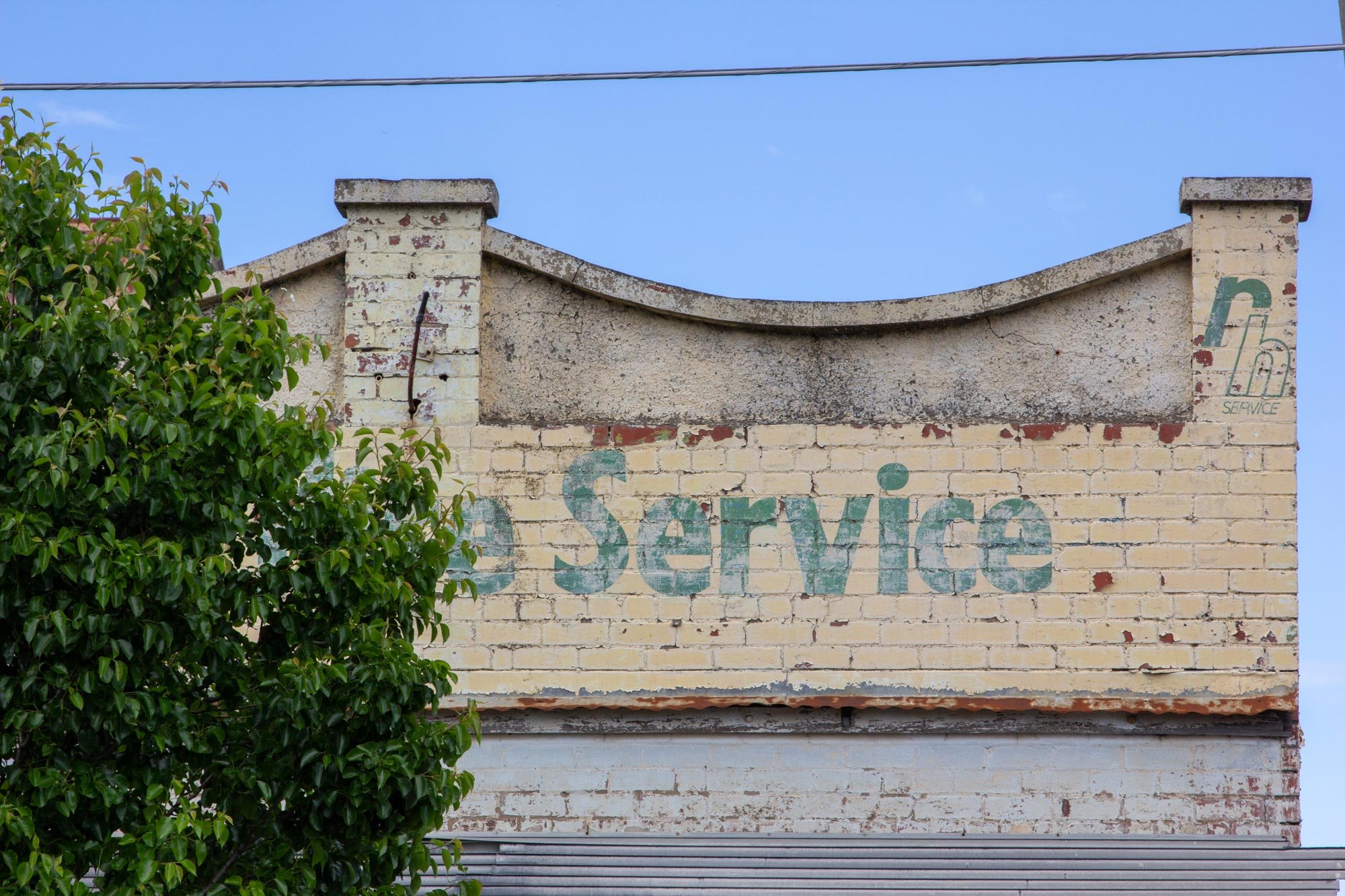 lesleybourne_ghostsign_5873.jpg