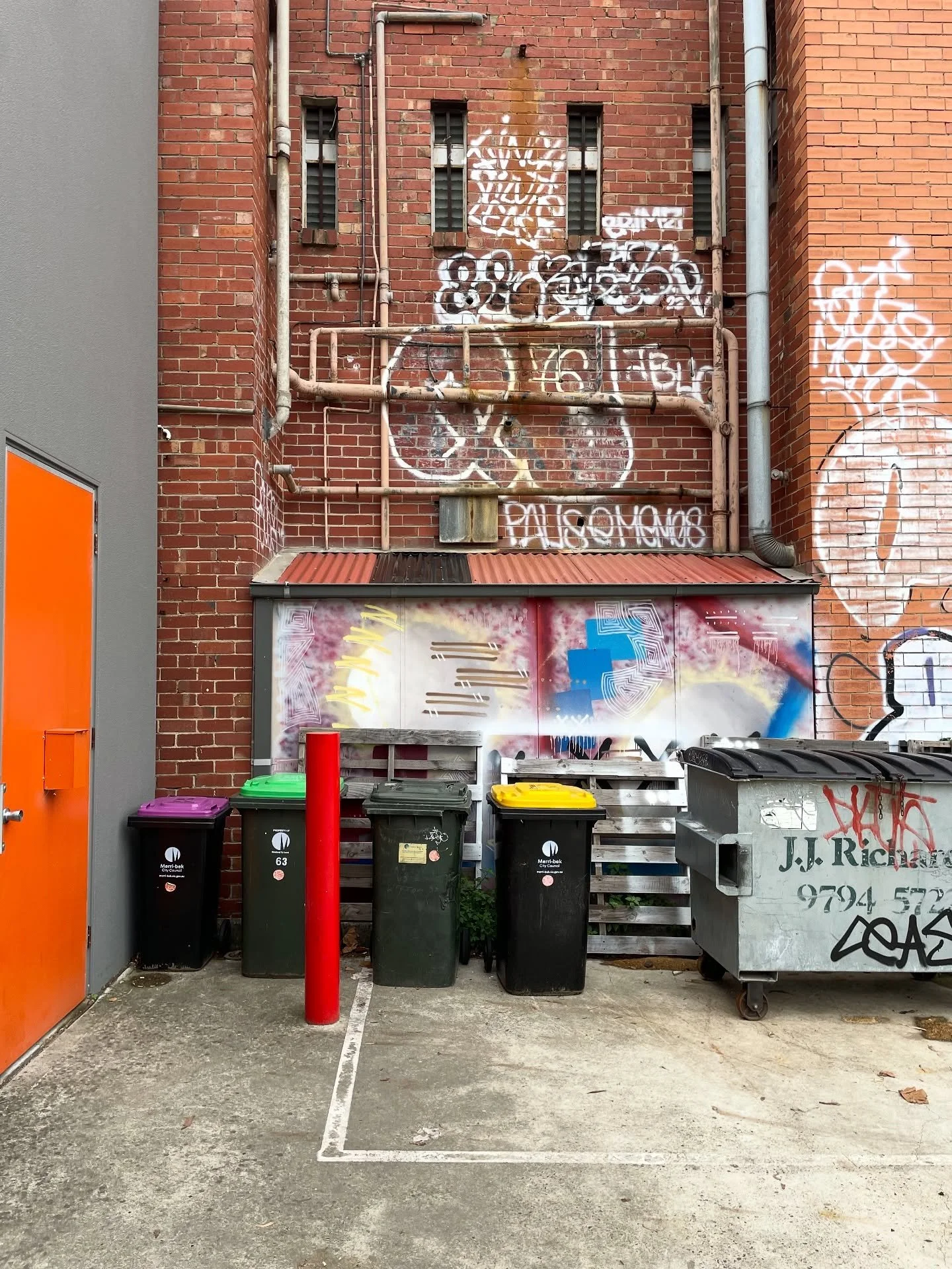 Lines, bins, tags, bricks &mdash;
the choreography of everyday infrastructure.

#HiddenNorth #BrunswickMelbourne #UrbanComposition #StreetDetails #EverydayGeometry #VisualPoetry #MelbourneStreets #WabiSabiCity #UrbanTexture #FoundAbstraction #StreetP