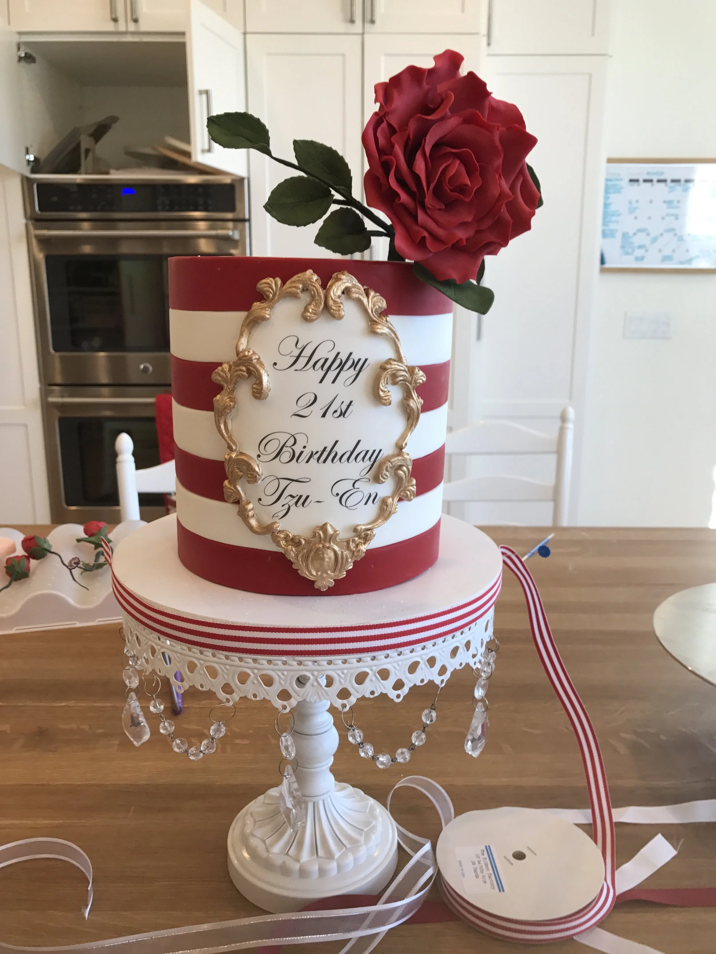 Sometimes I can't make up my mind which ribbon to trim the cake board with!
