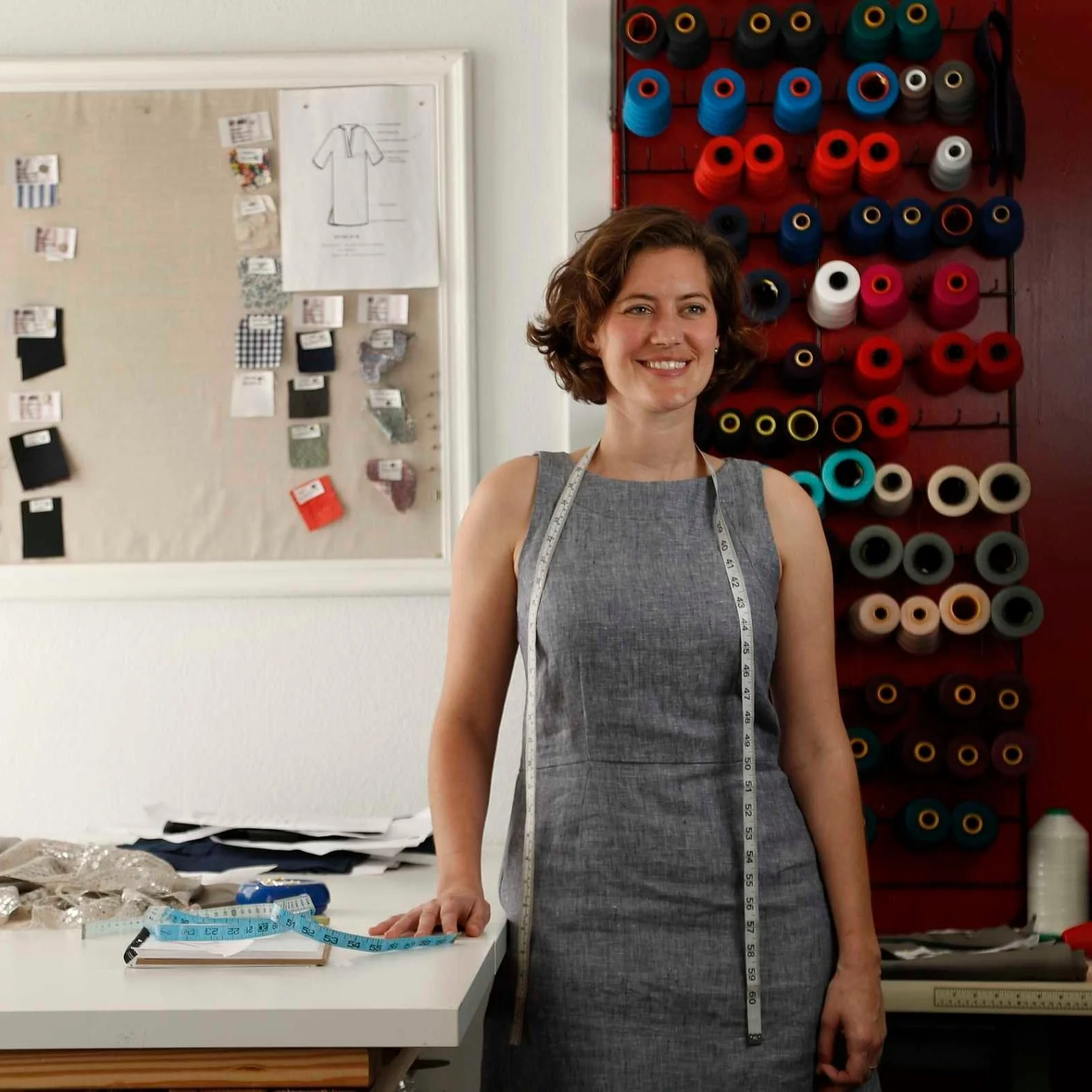 Merin Guthrie is a personal customer care of old-school dressmaking with the convenience of e-commerce