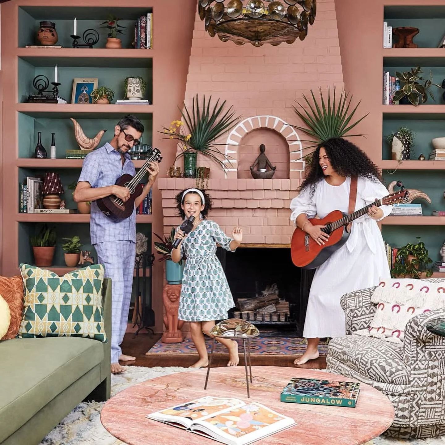 Anyone else not there yet with #mothersday2023 gifts? 🙈 We got you! Check out this list of gorgeous gifts for mom created *mostly* by female founders. 

PS: this list is just pure love, not sponsored. Check it out, link in bio 🫶😍 

📸 all images p