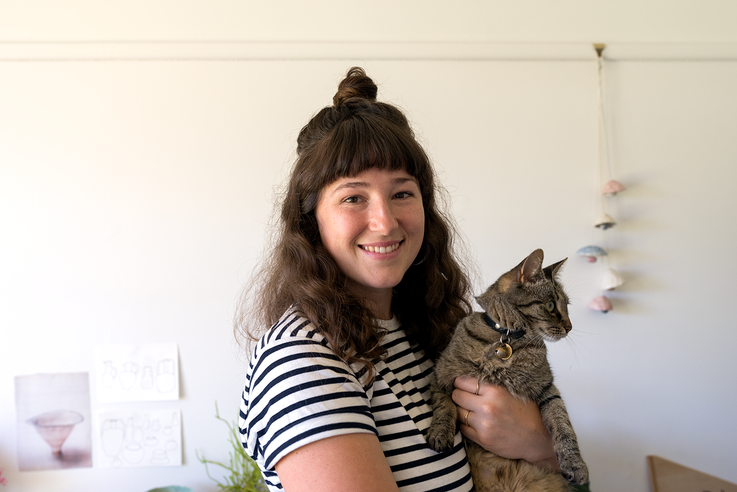 Aliça and Claudia the cat. Photo © Susan Fitzgerald 2017.