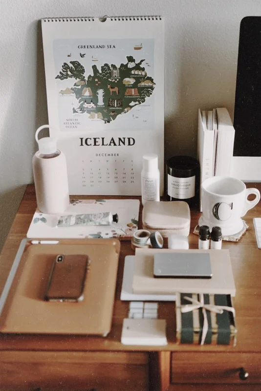 CHY Gift Guide : For the Coworkers (&amp; Beyond)