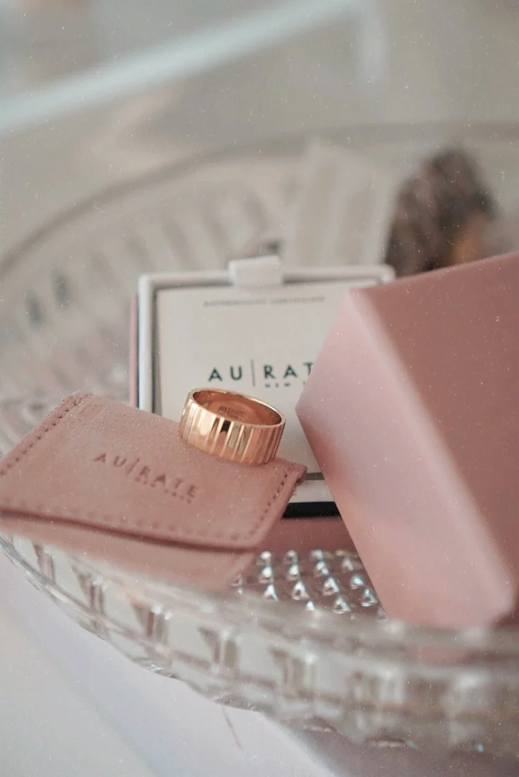 AUrate New York Infinity Ring
